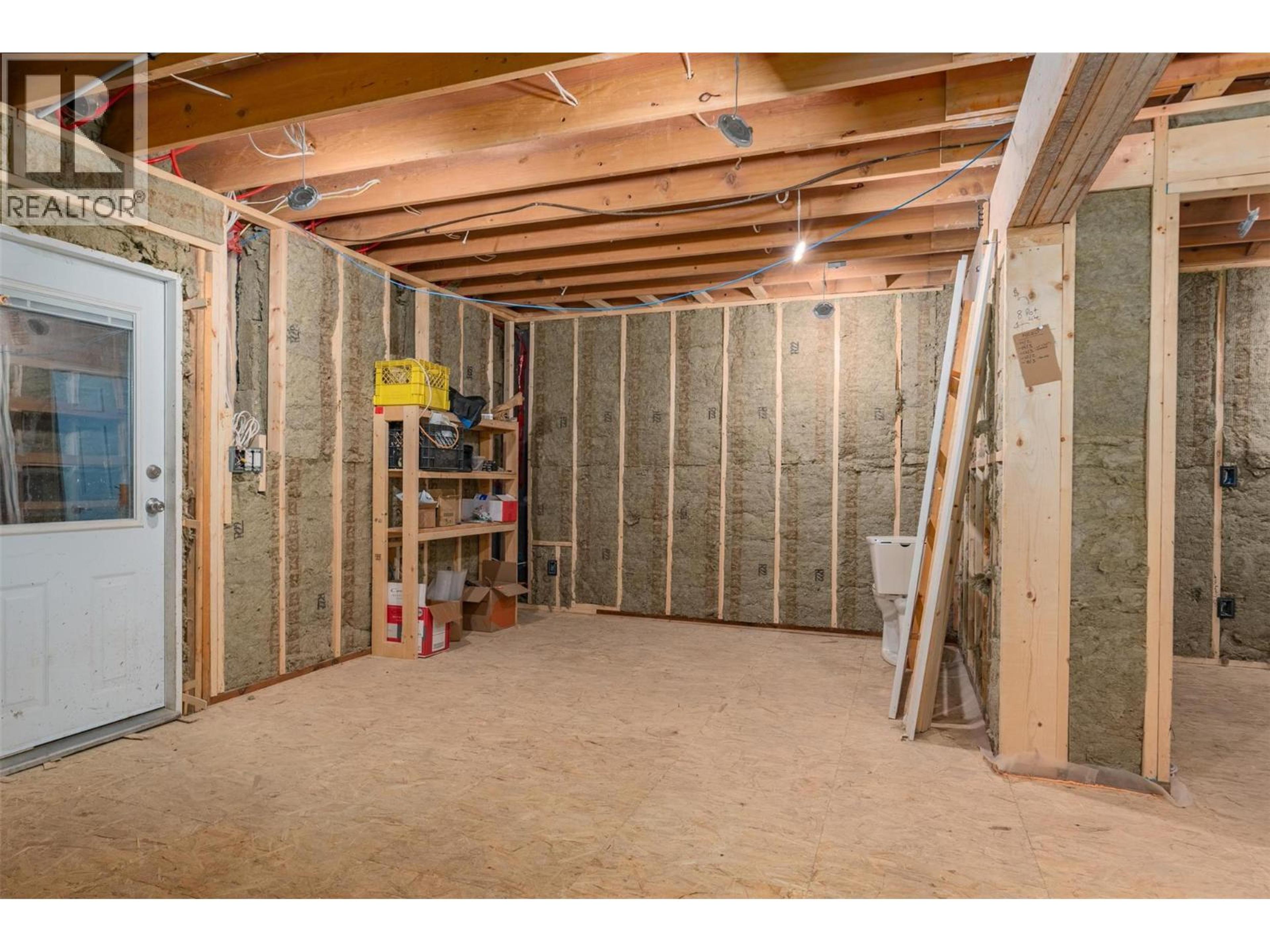 2520 COOK AVENUE - 38