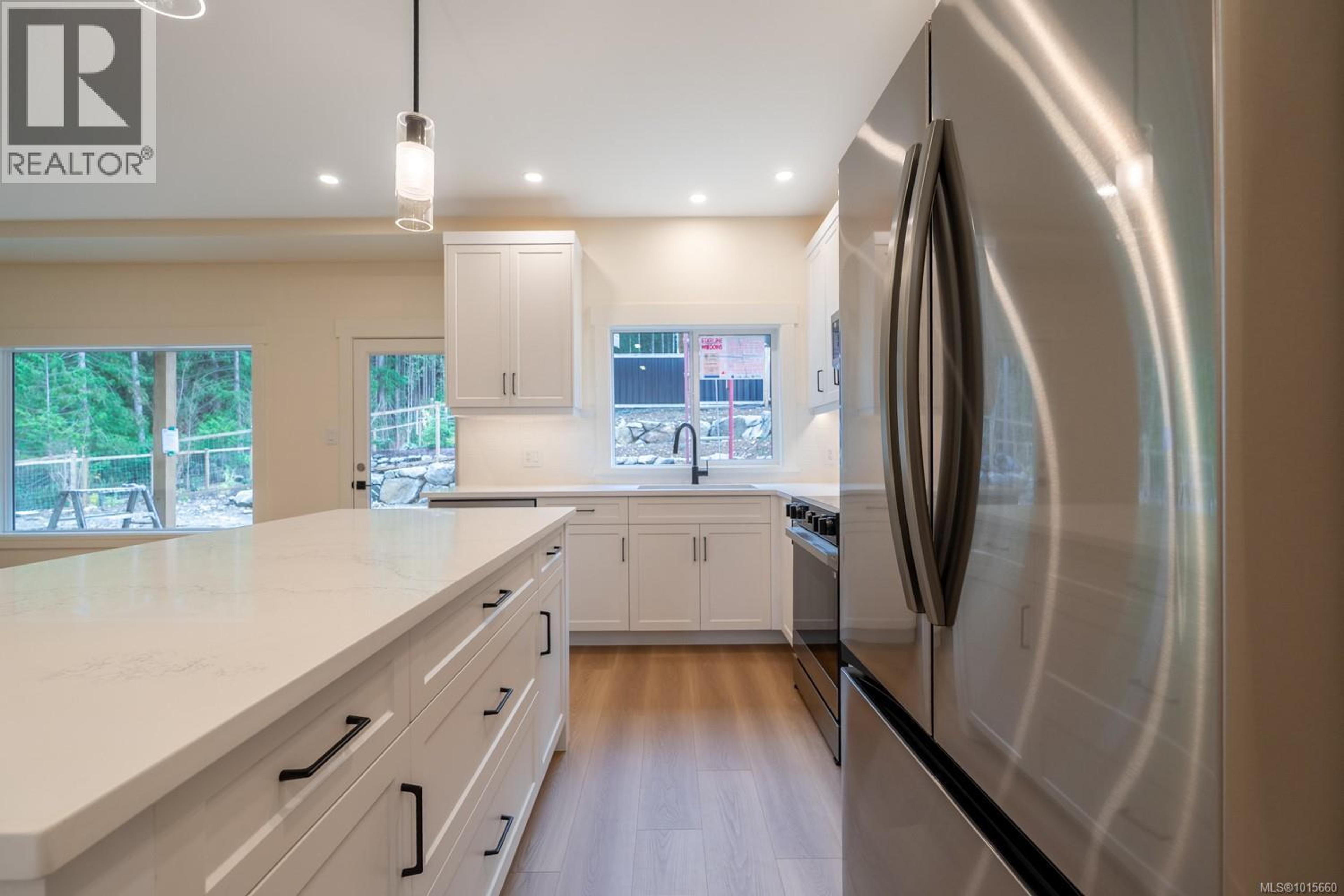 668 SANDERSON RD - 20