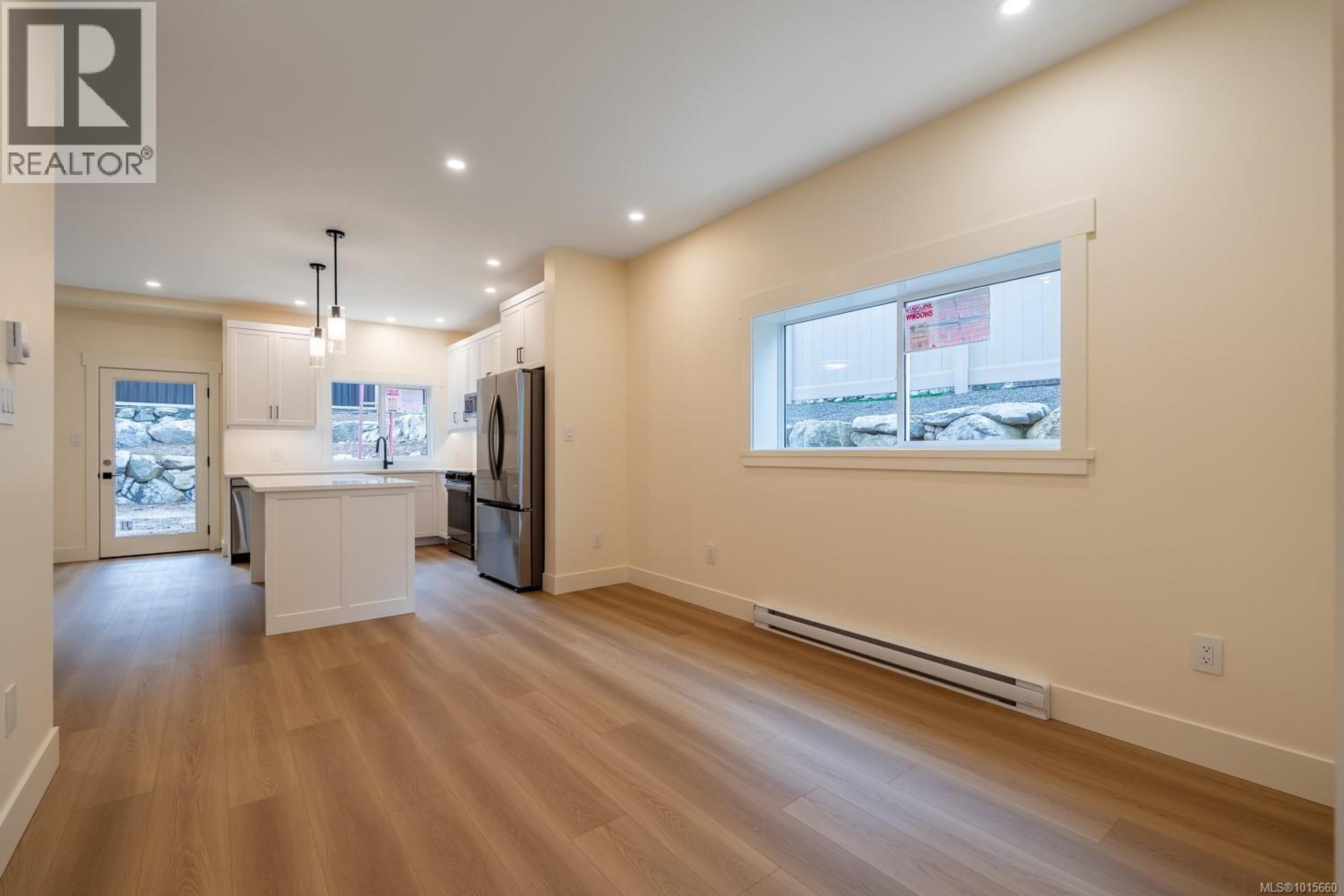 668 SANDERSON RD - 5