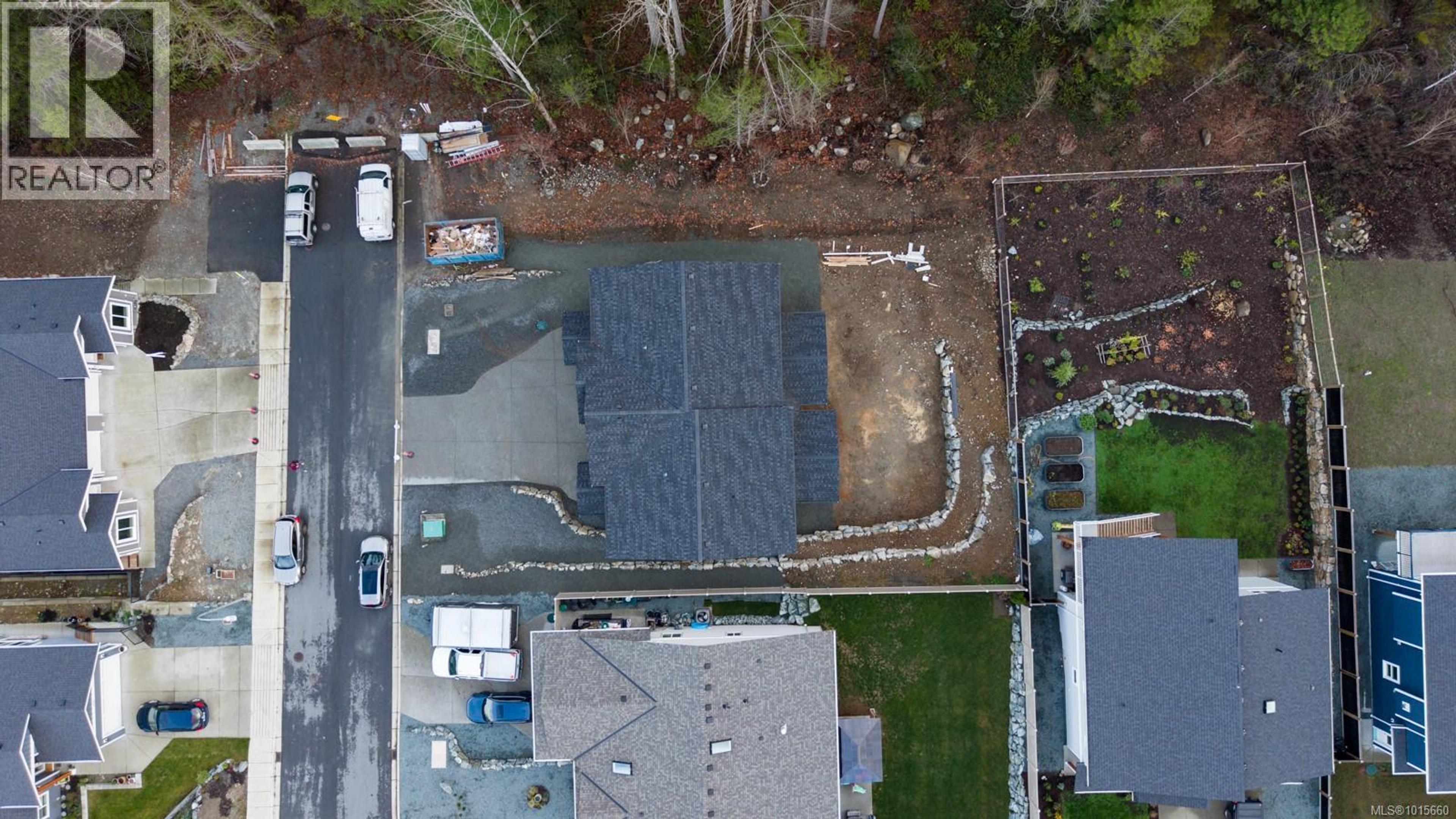 668 SANDERSON RD - 35