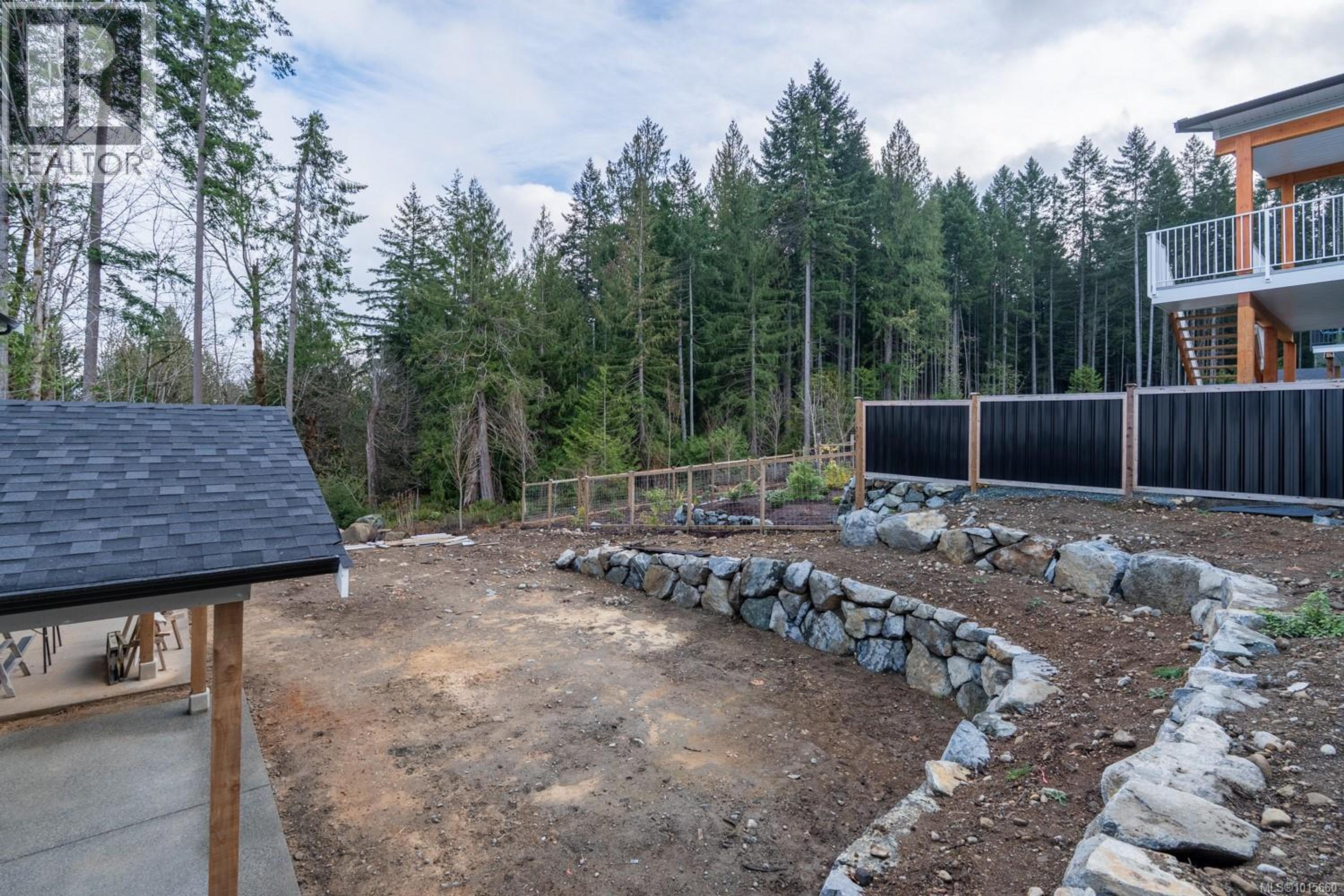 668 SANDERSON RD - 18