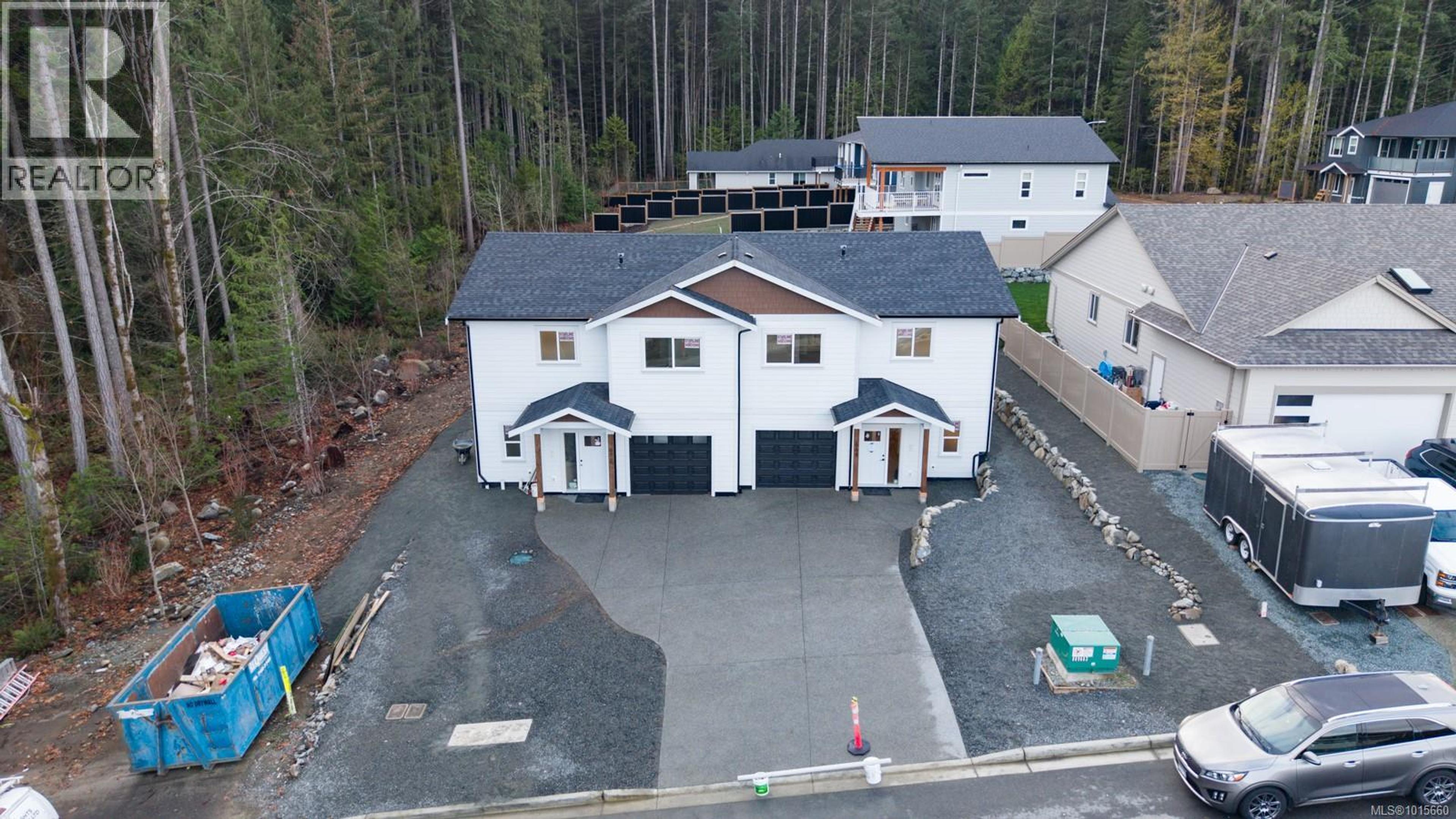 668 SANDERSON RD - 33