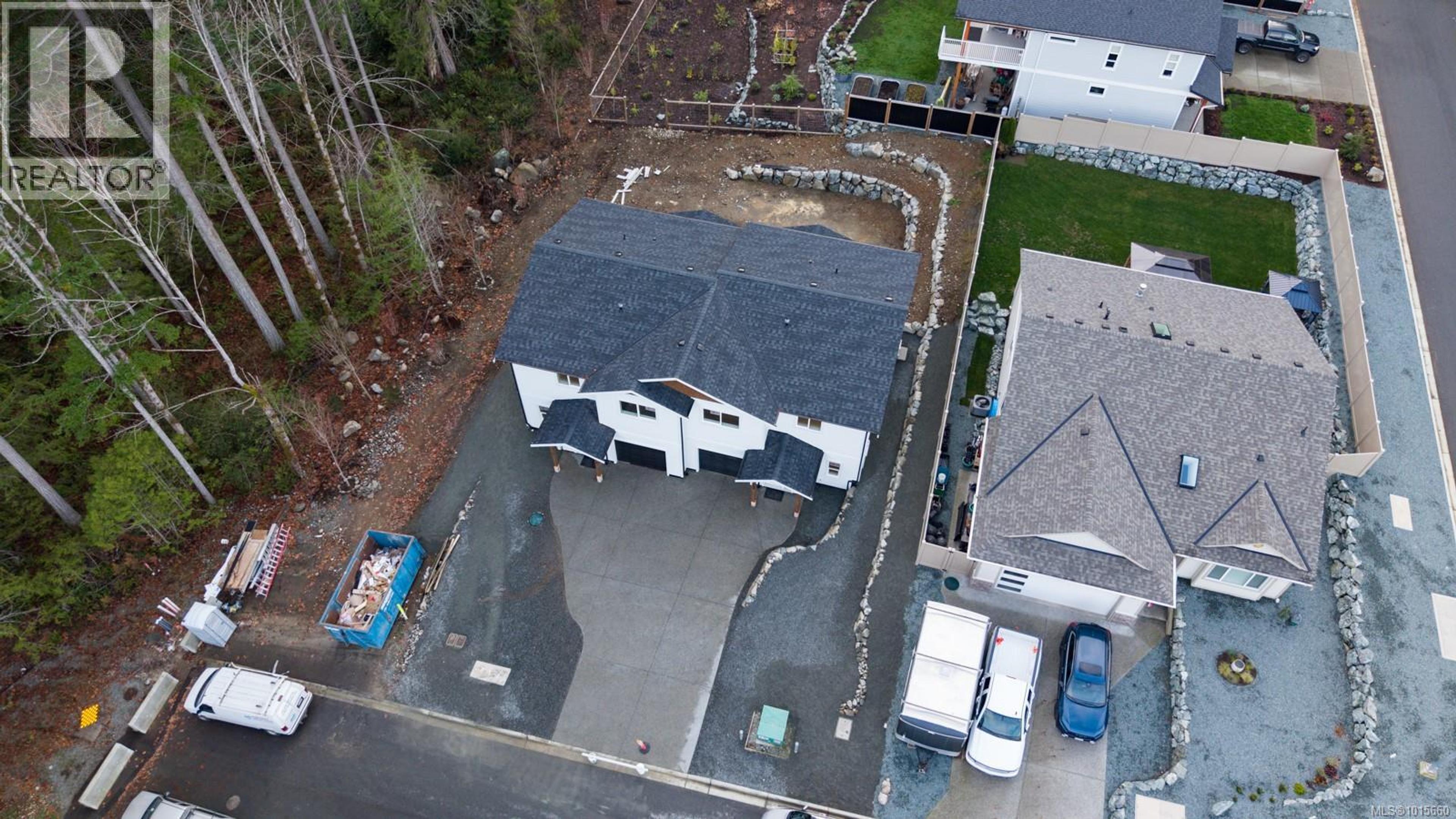 668 SANDERSON RD - 34