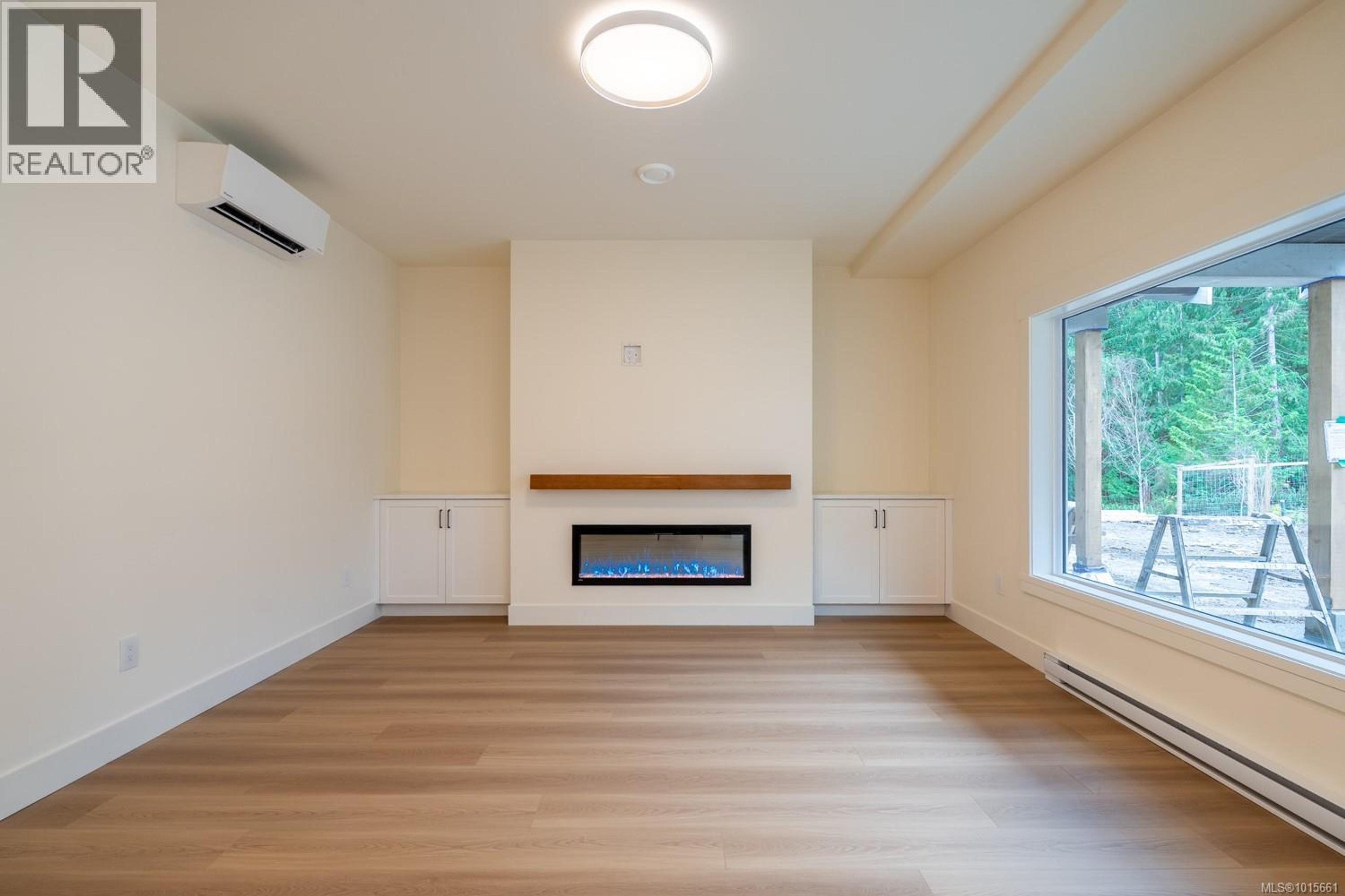 672 SANDERSON RD - 7