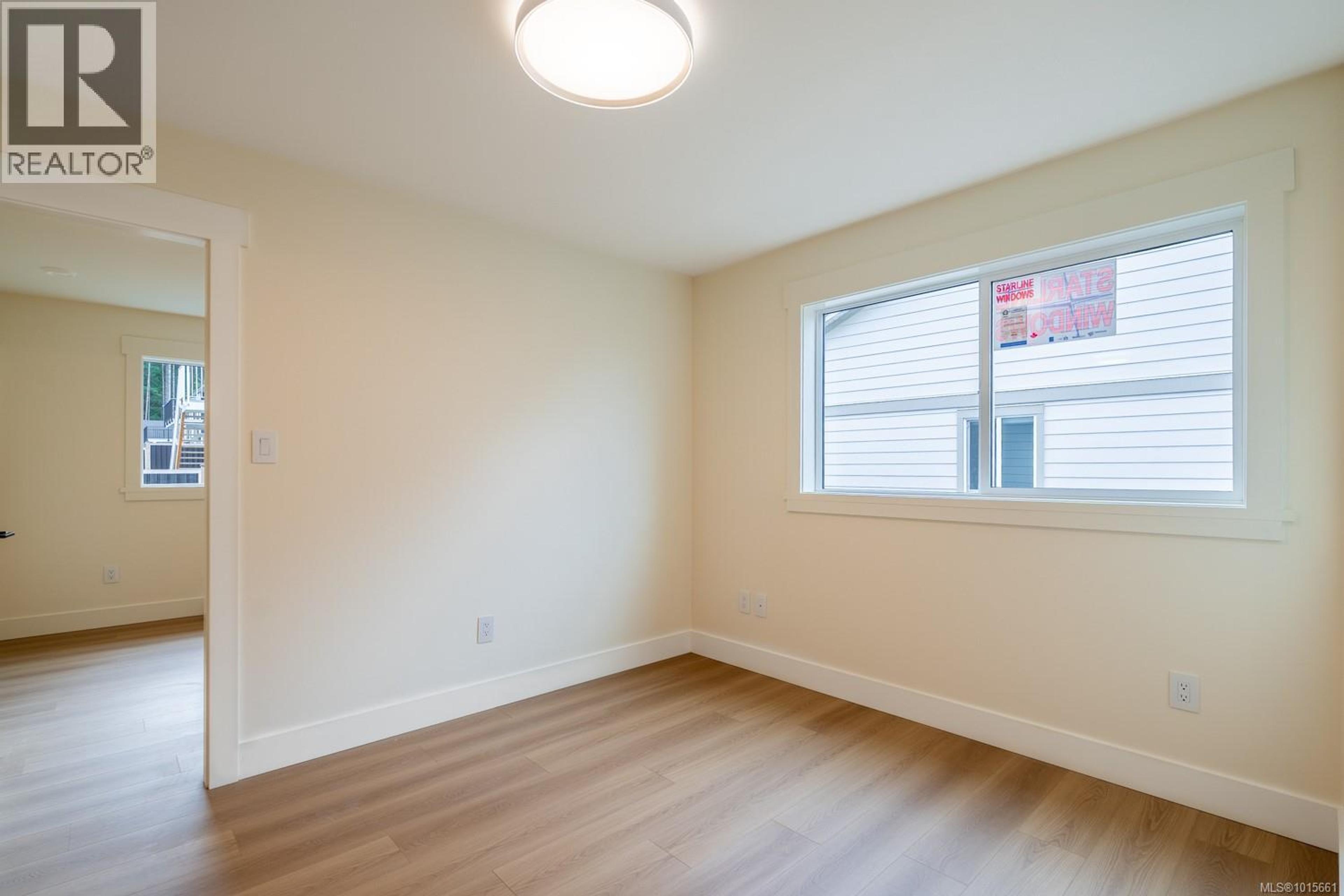 672 SANDERSON RD - 15