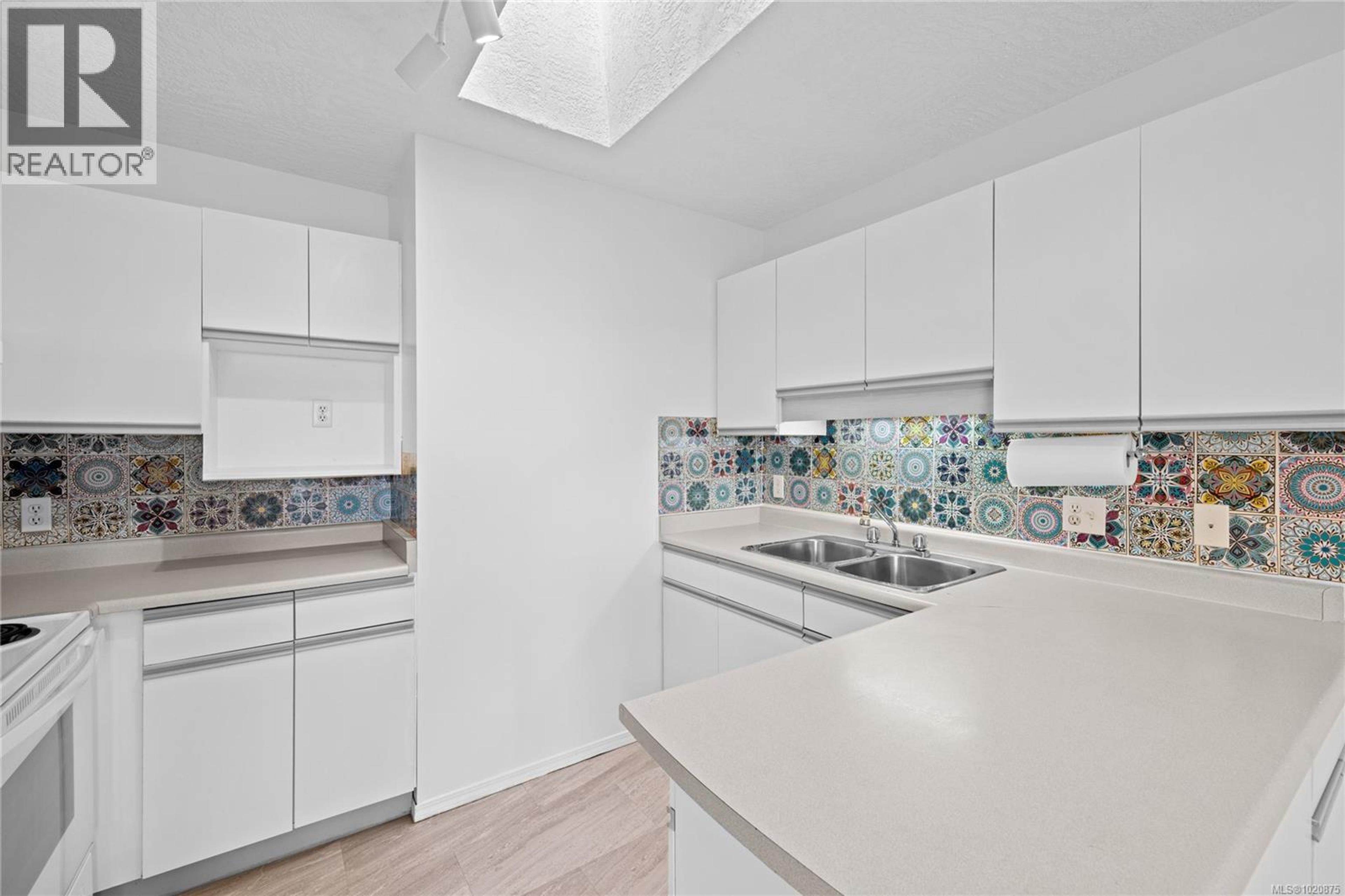 #3 100 FIRST AVE - 10