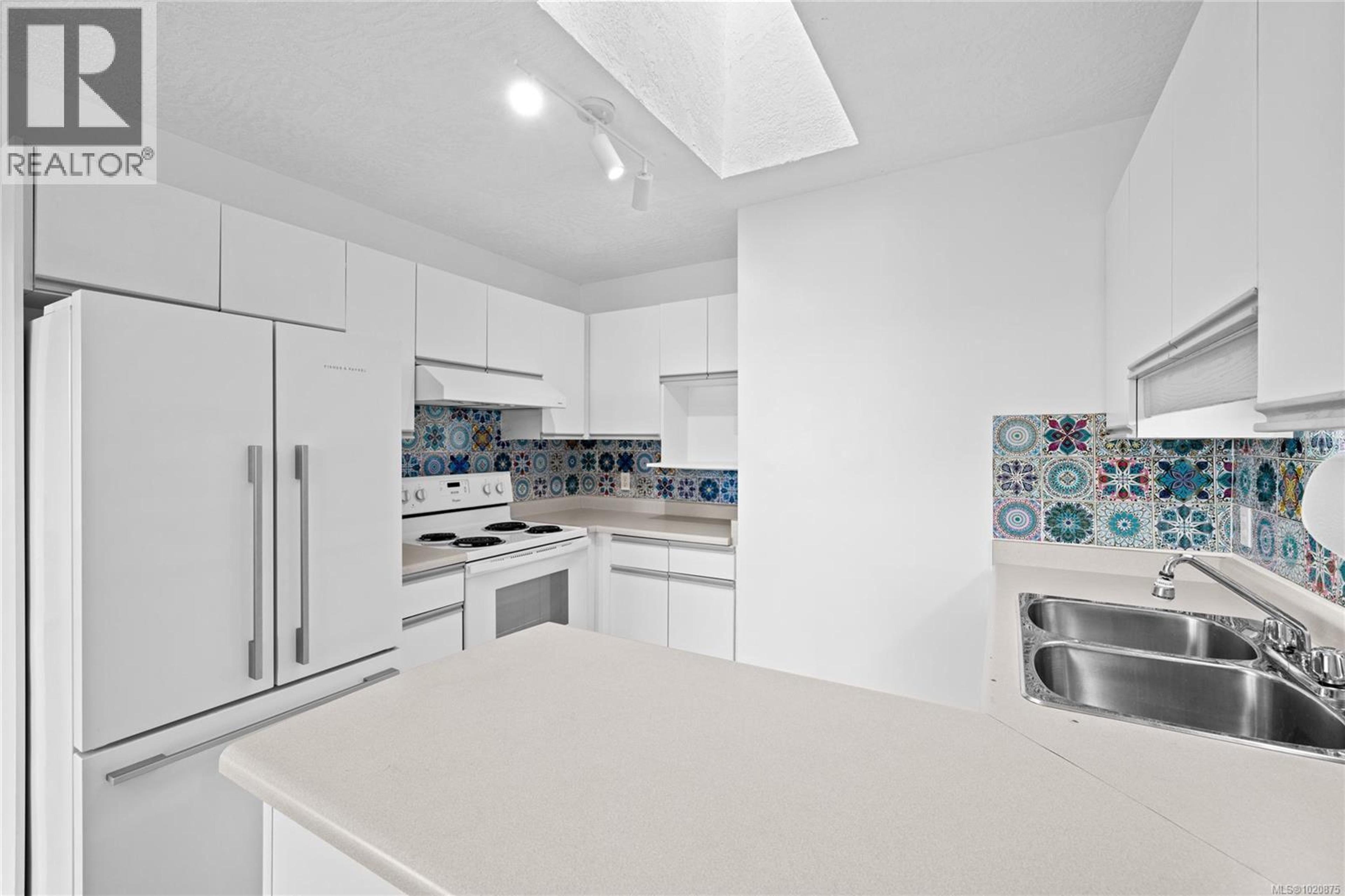 #3 100 FIRST AVE - 11