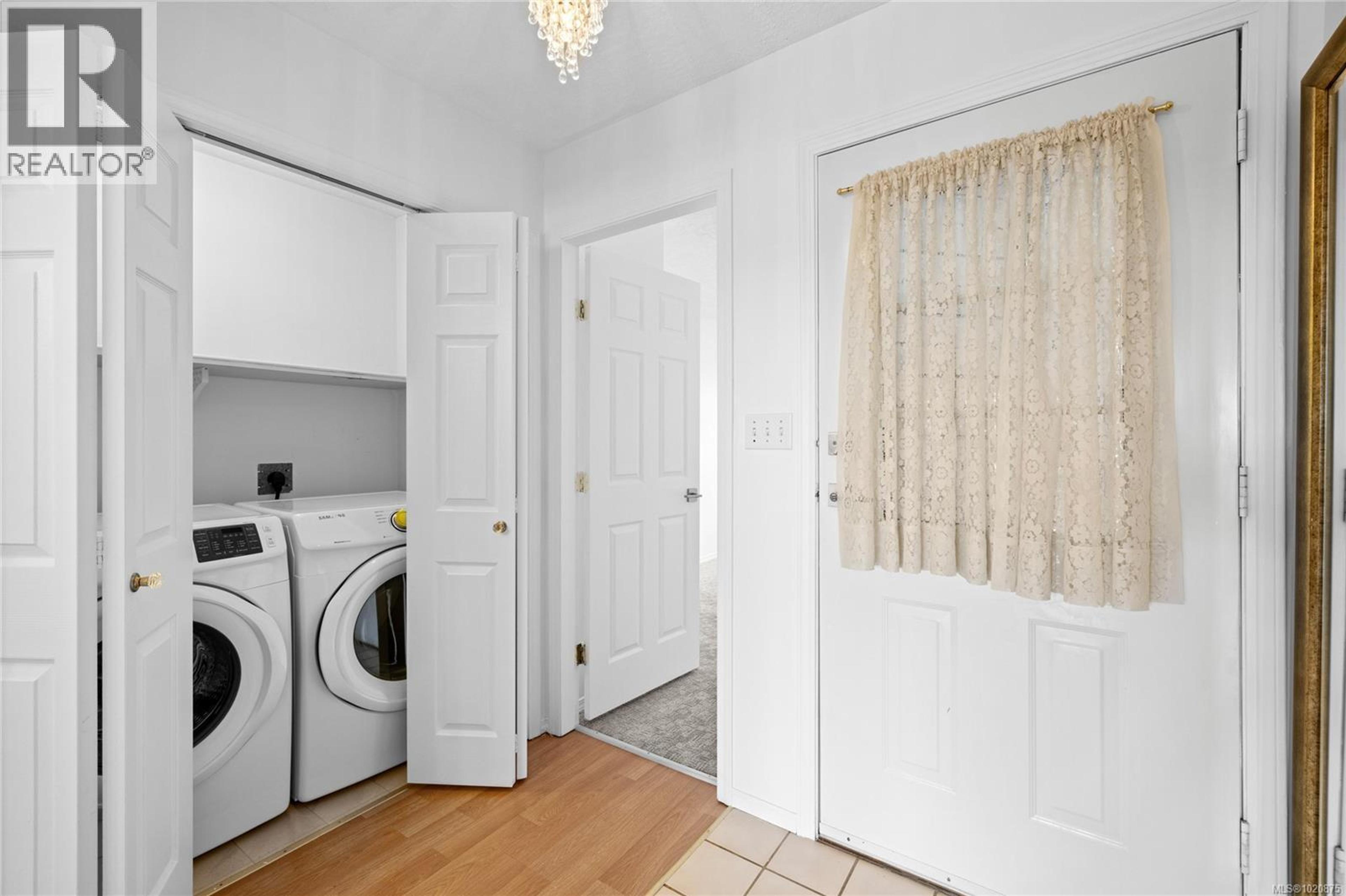 #3 100 FIRST AVE - 23