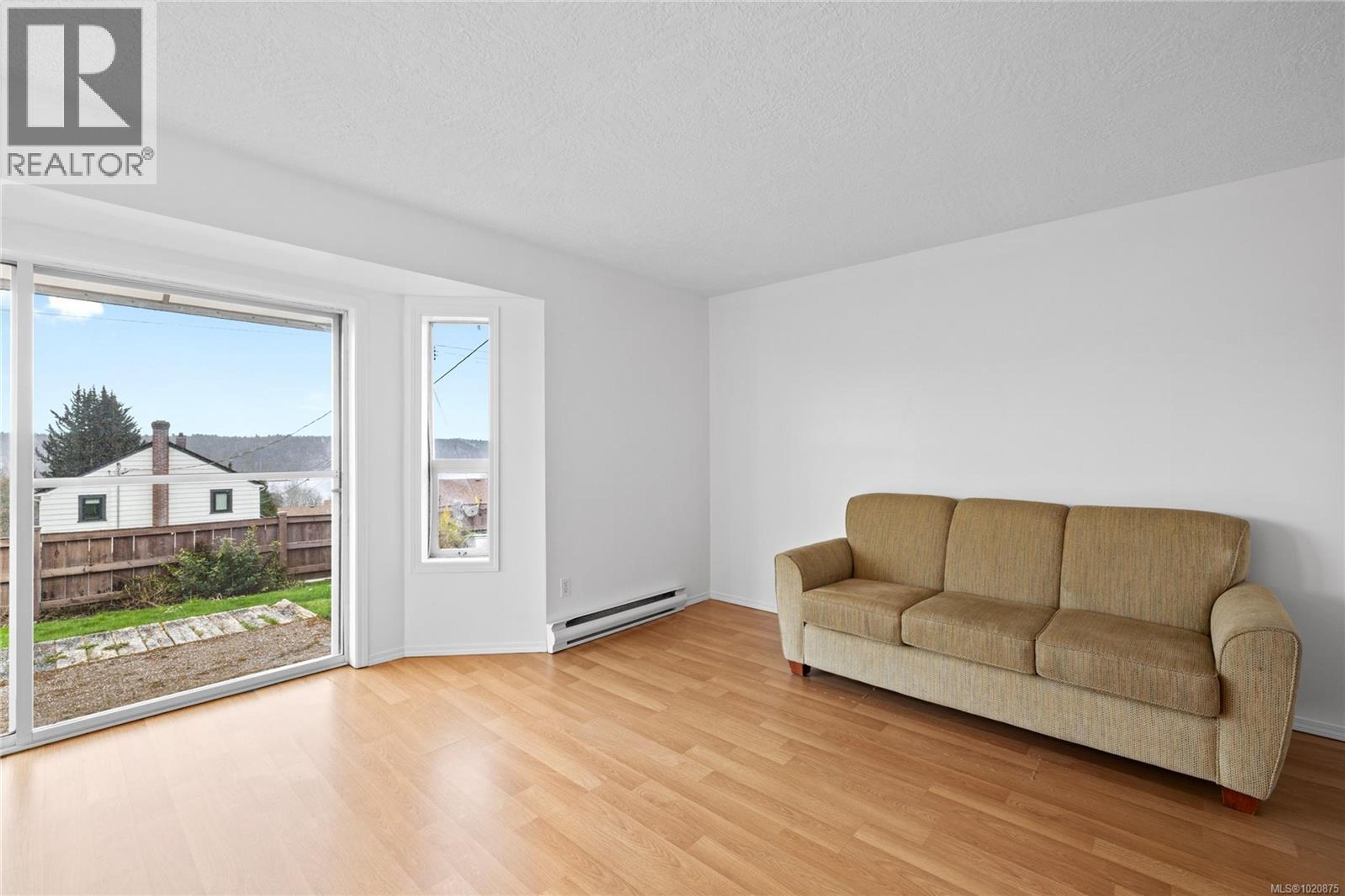 #3 100 FIRST AVE - 7