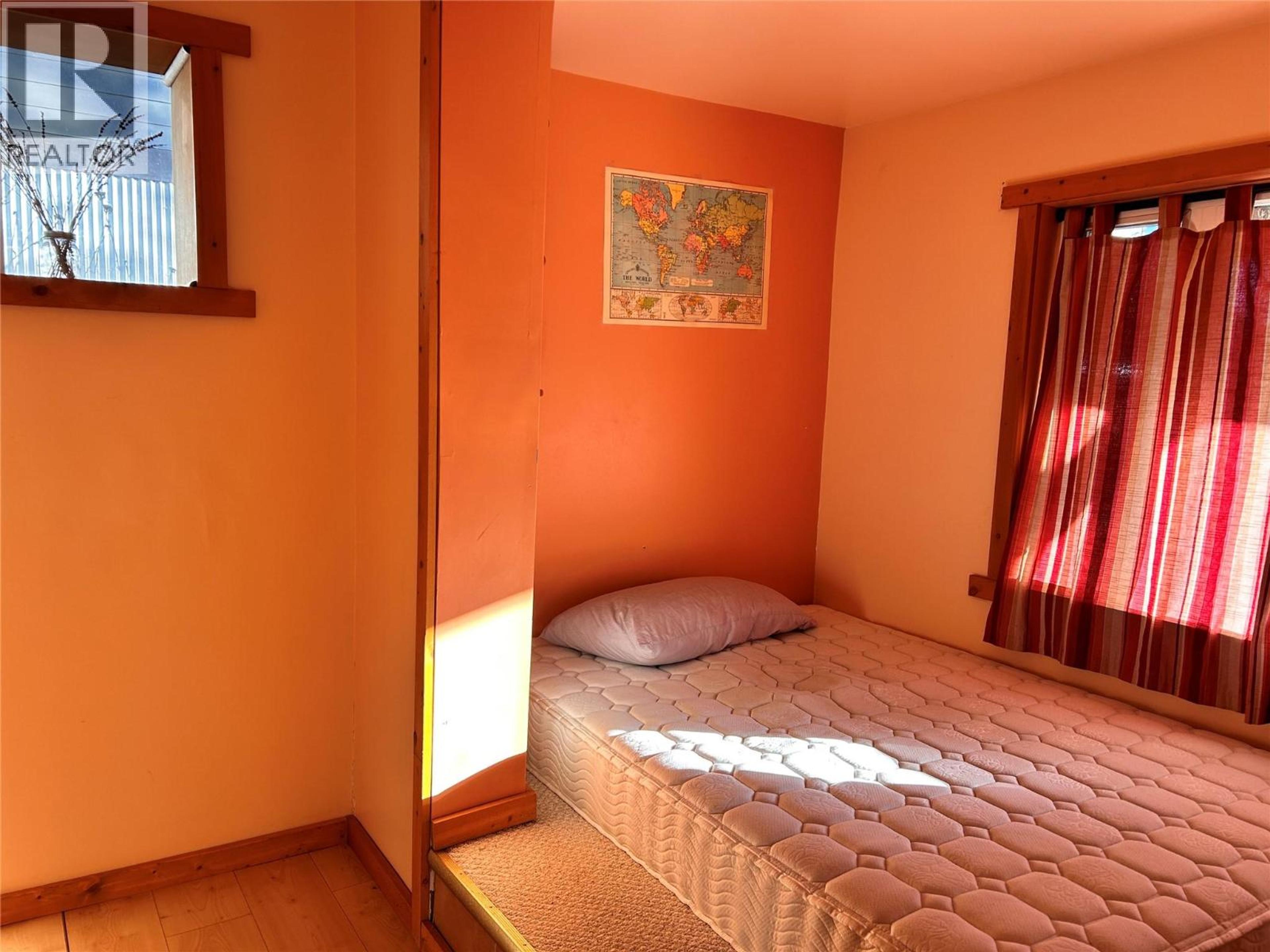 1684 LEROI AVENUE - 9