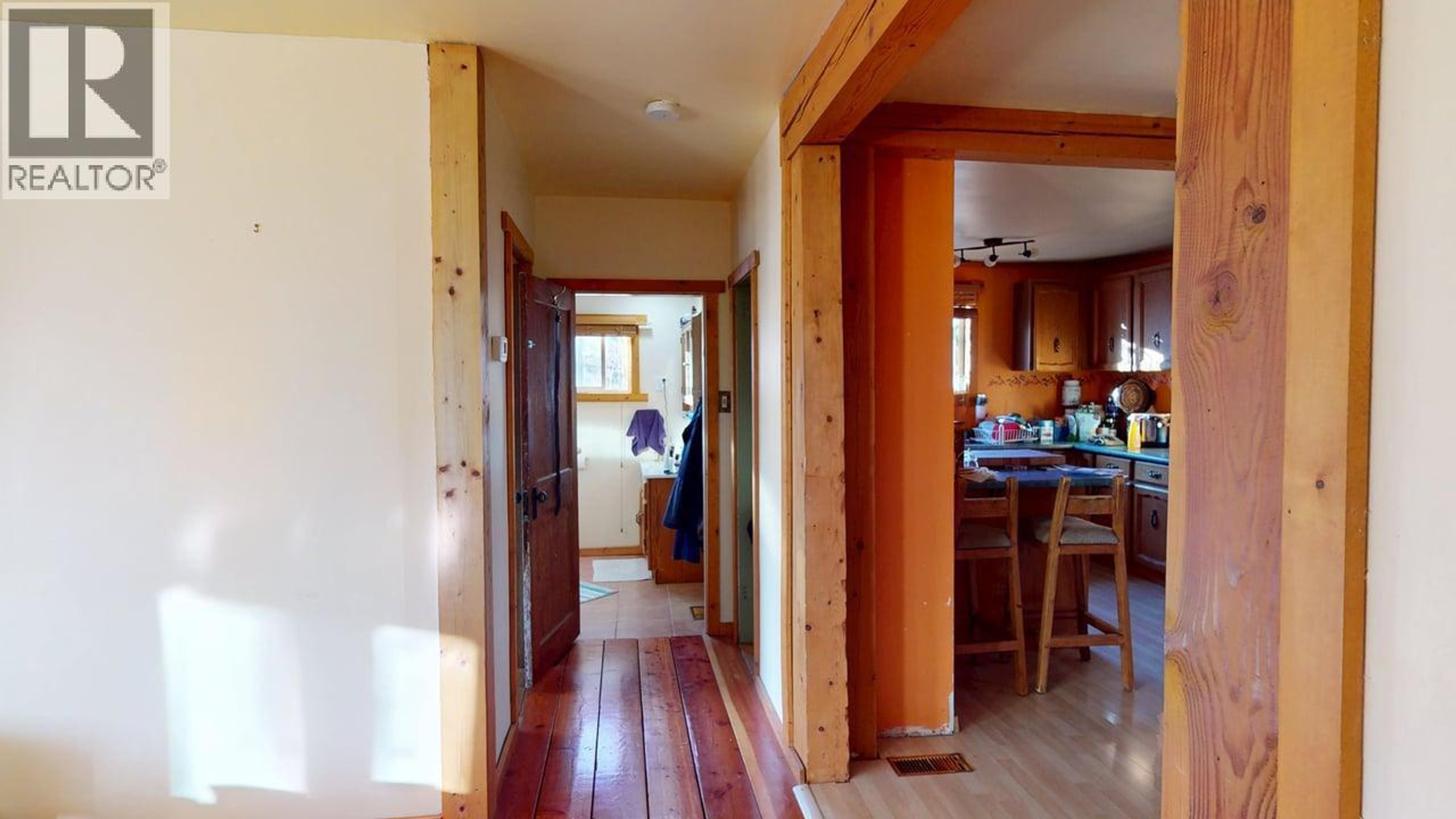 1684 LEROI AVENUE - 30