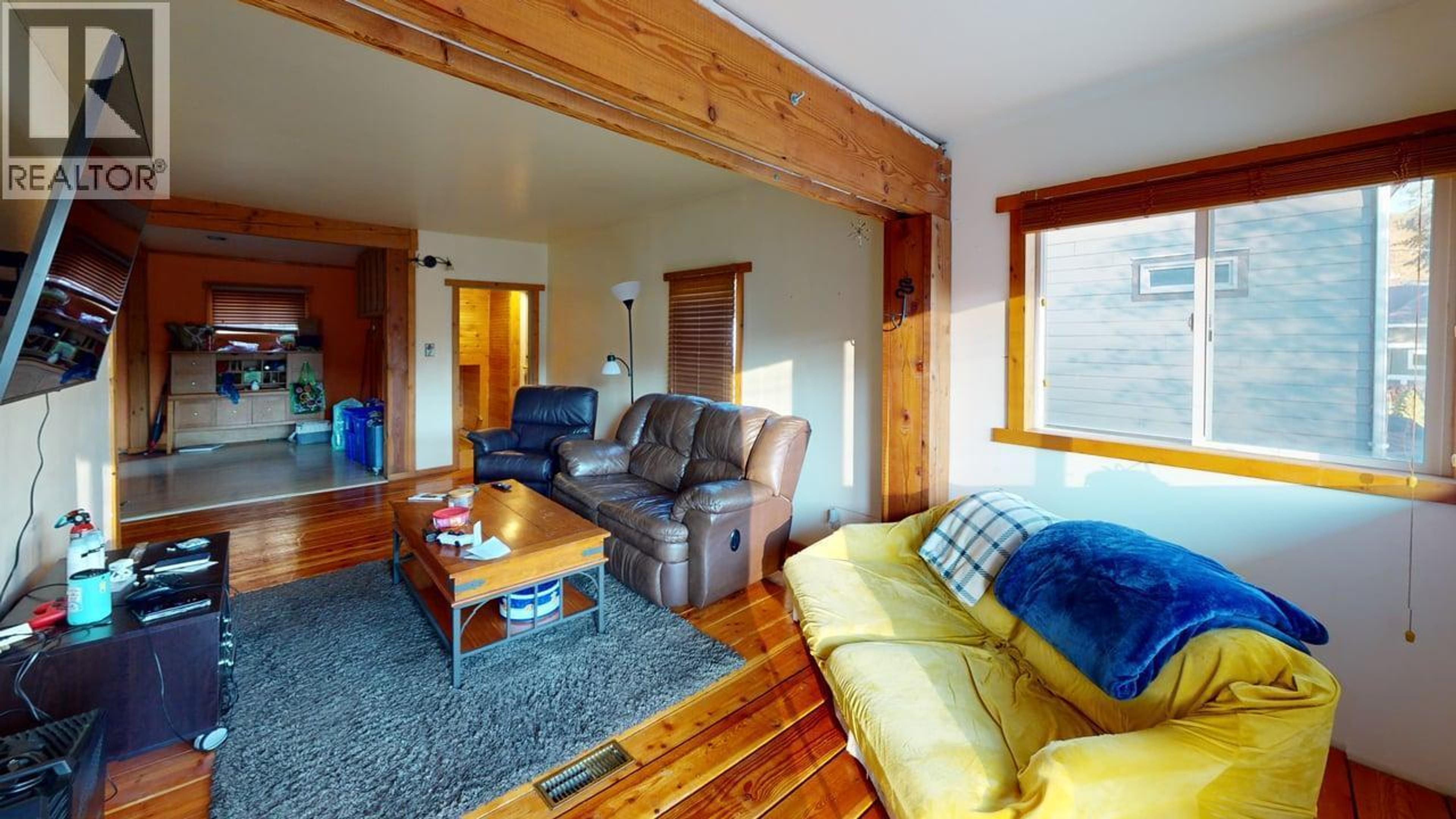 1684 LEROI AVENUE - 23