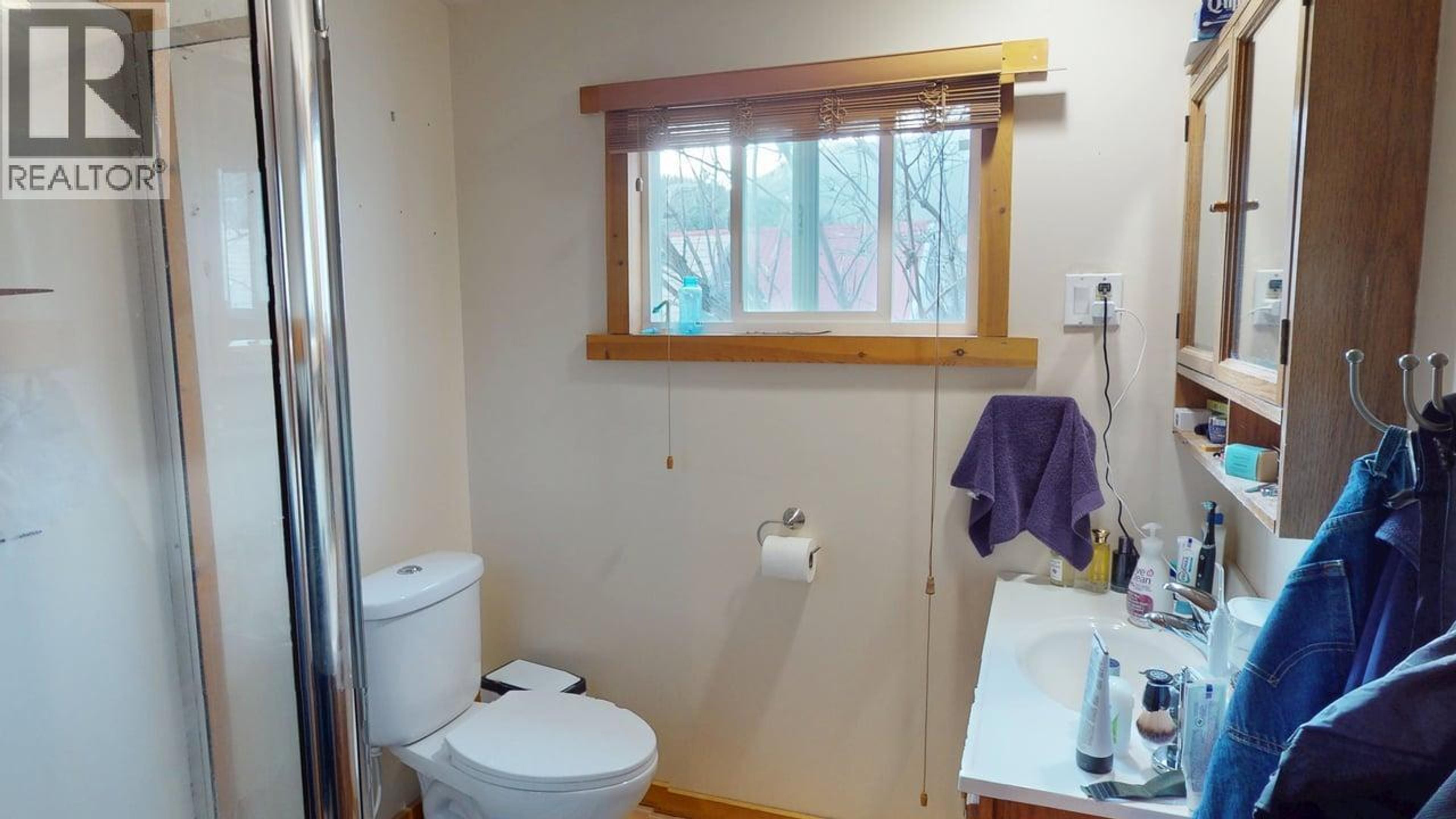 1684 LEROI AVENUE - 27