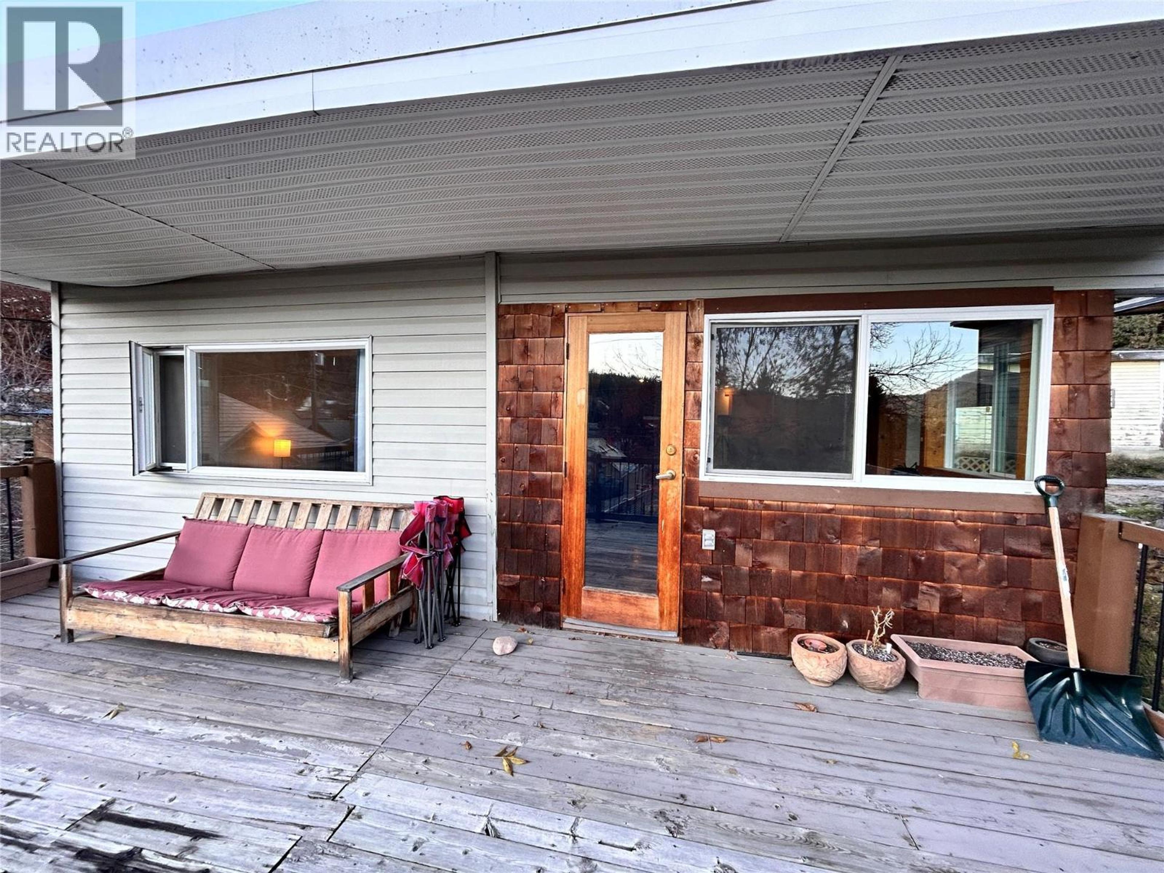 1684 LEROI AVENUE - 34