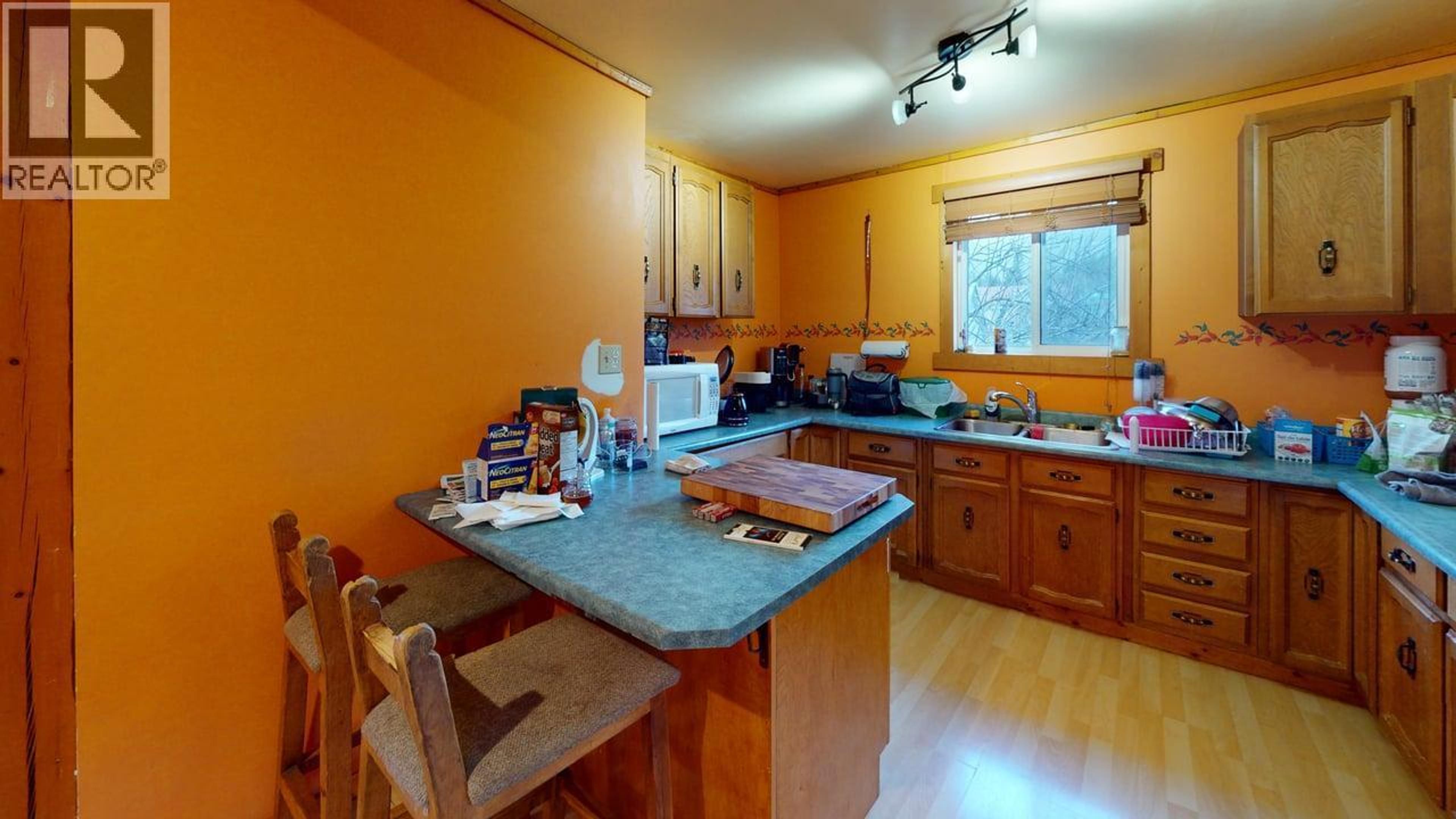 1684 LEROI AVENUE - 19