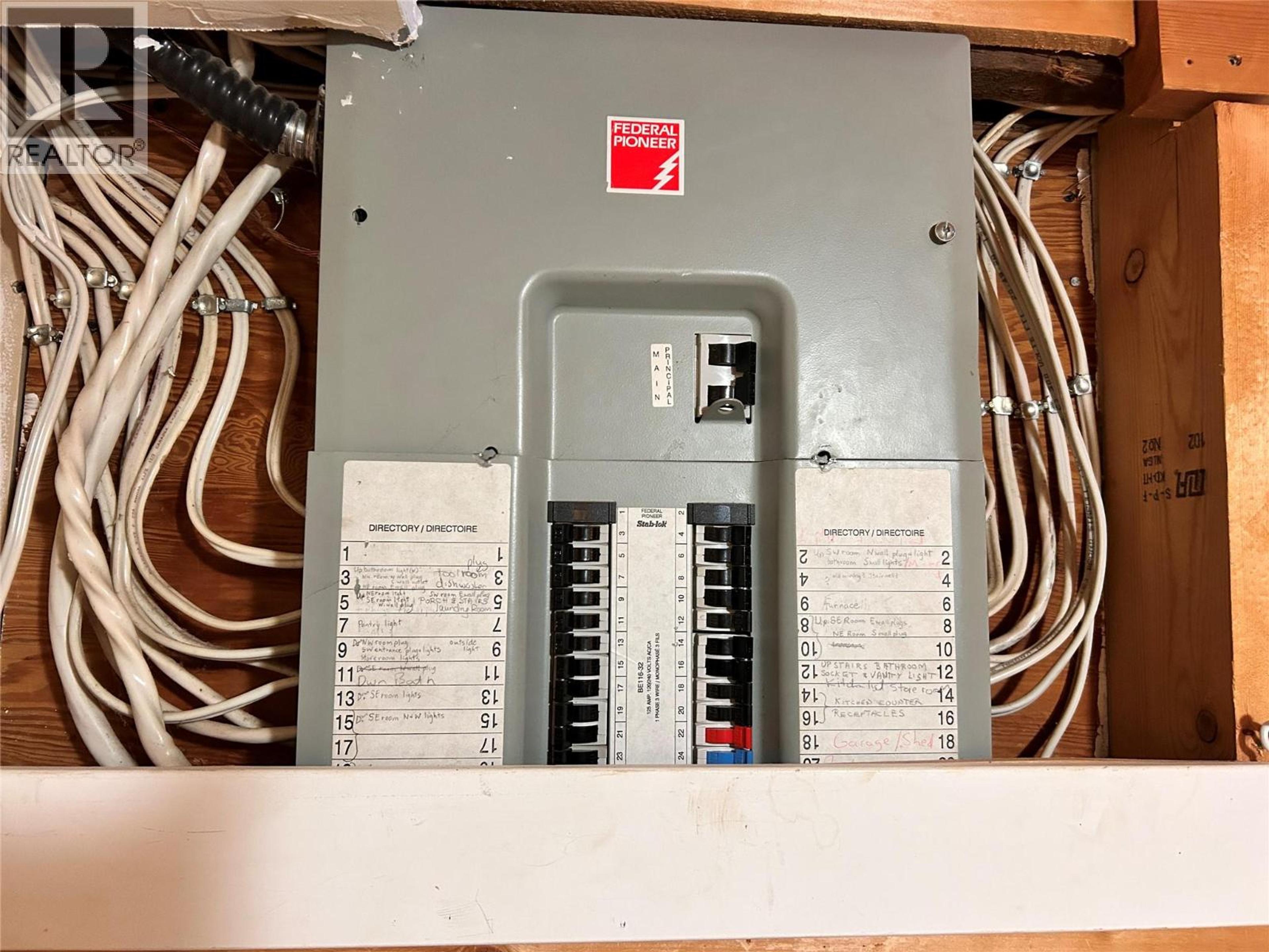 1684 LEROI AVENUE - 36