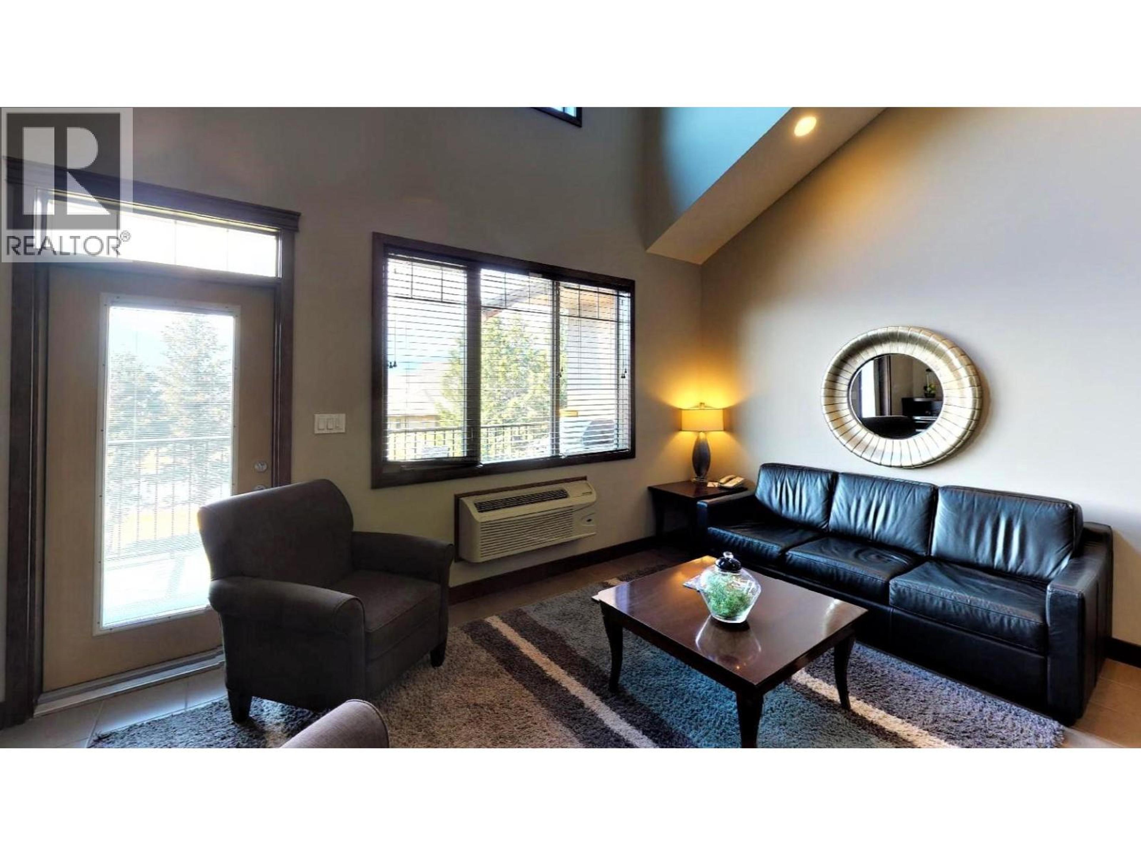 #735 M1 700 BIGHORN BOULEVARD - Image 3