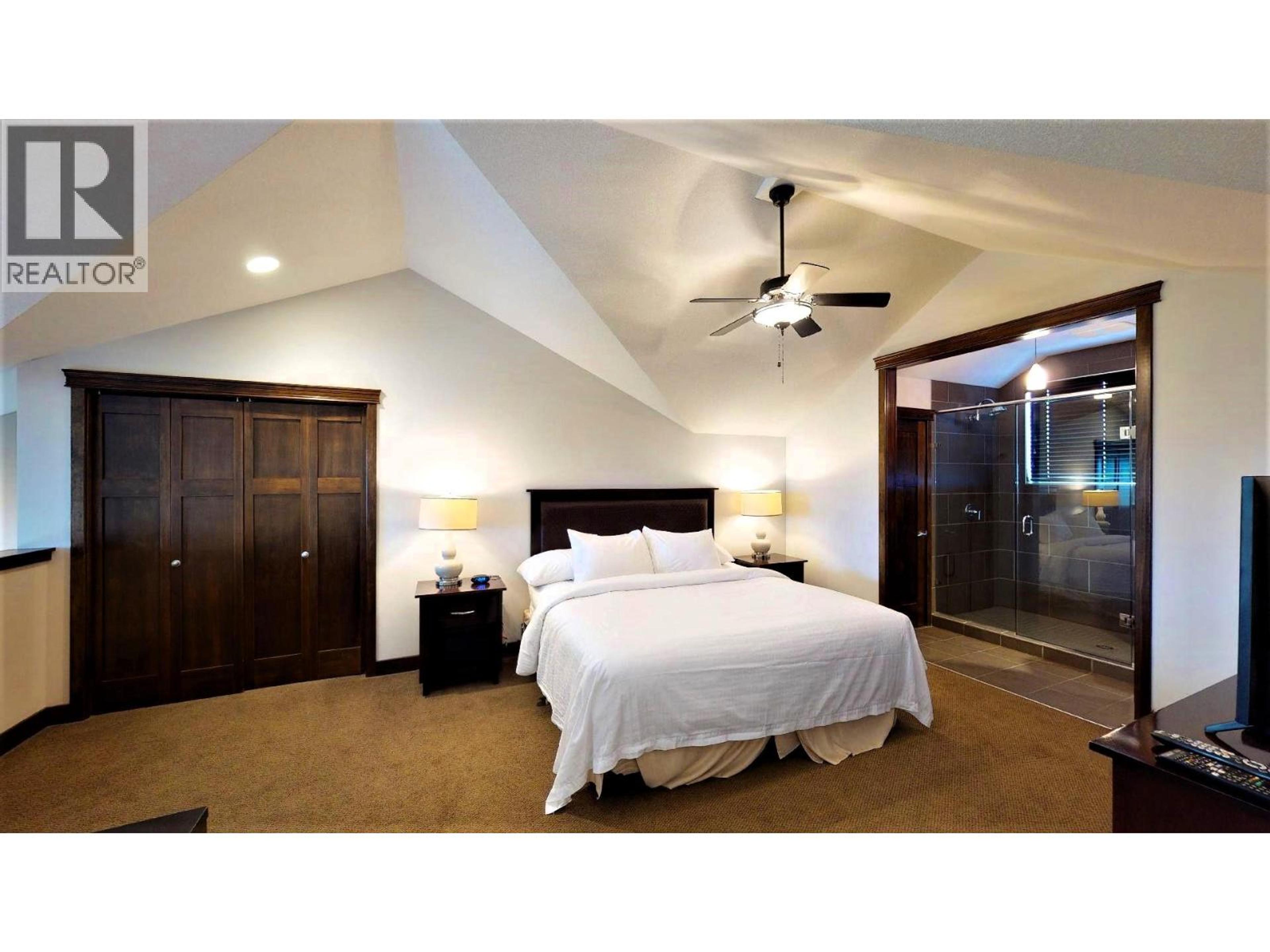 #735 M1 700 BIGHORN BOULEVARD - 32