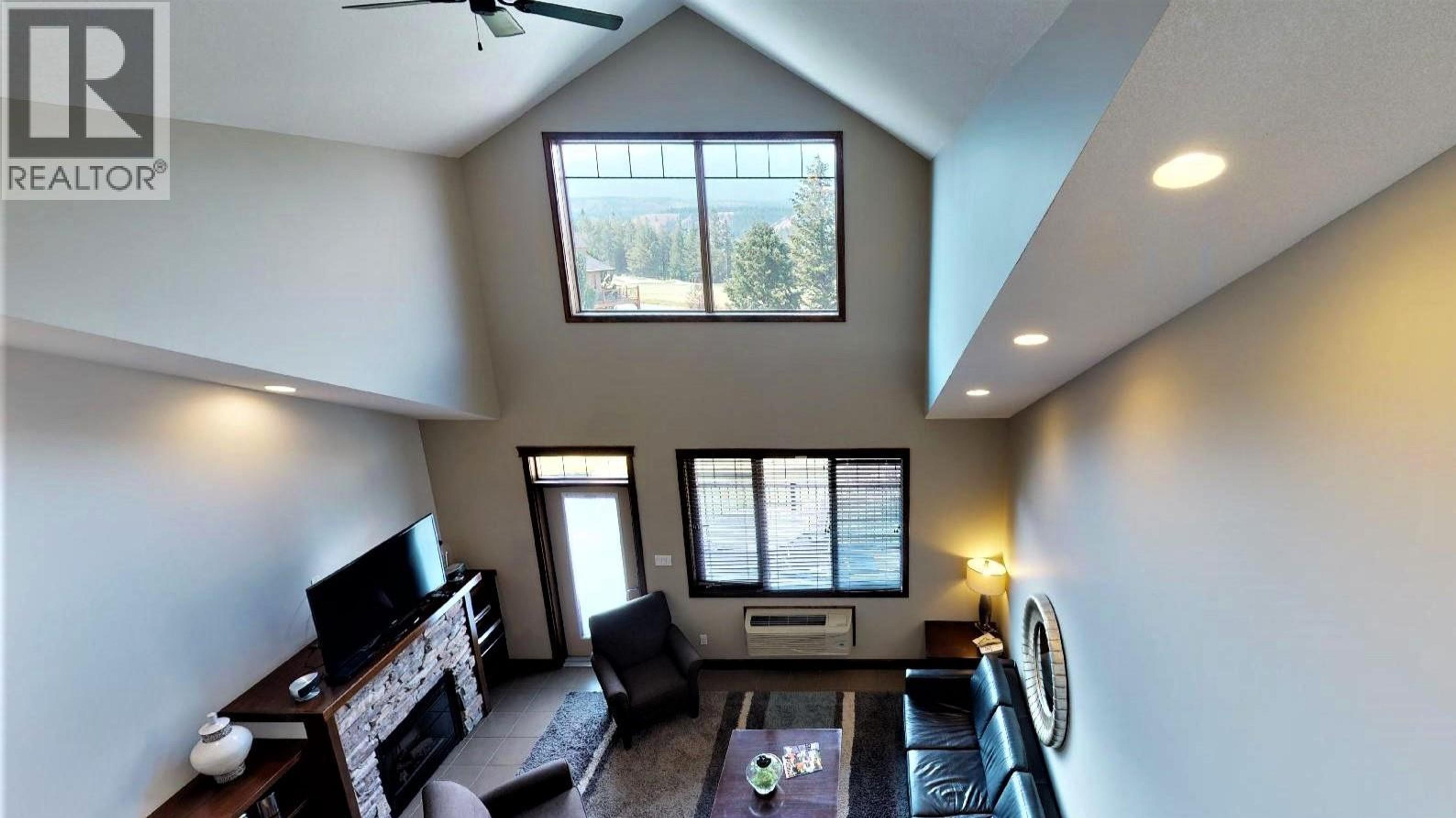 #735 M1 700 BIGHORN BOULEVARD - 42