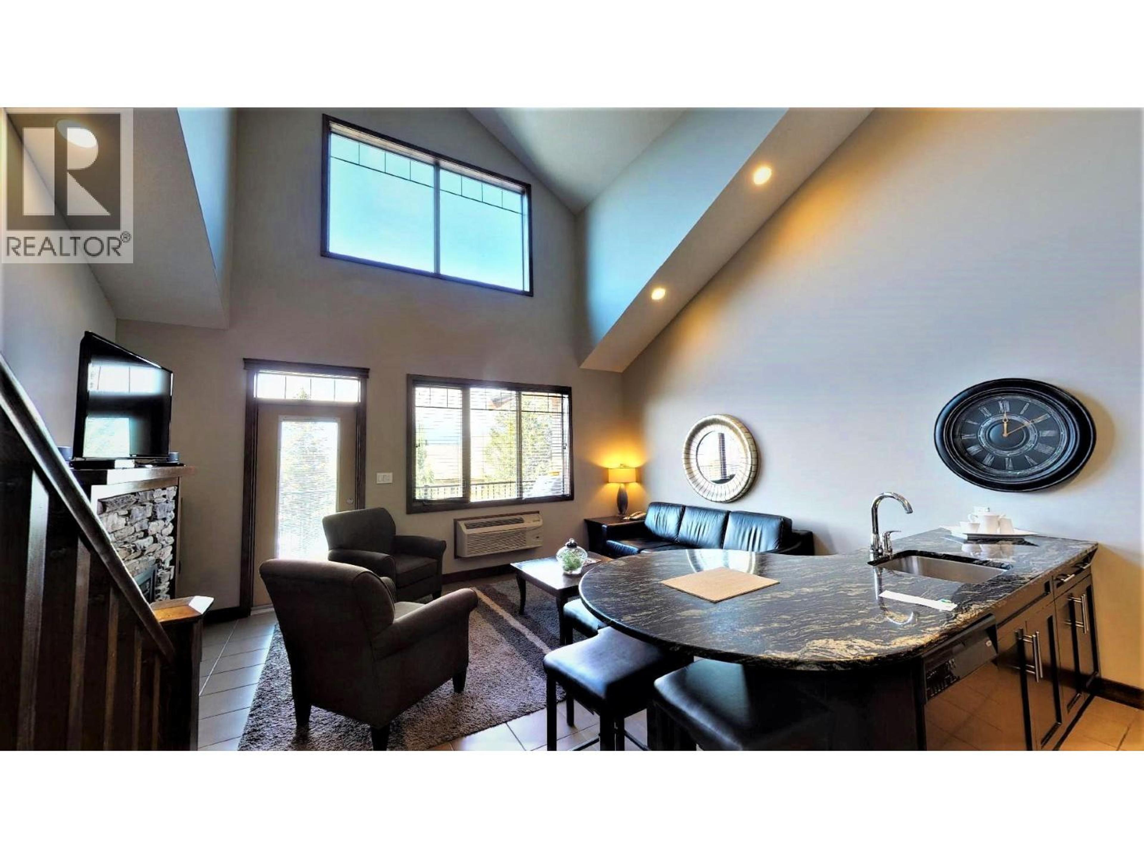 #735 M1 700 BIGHORN BOULEVARD - Image 2