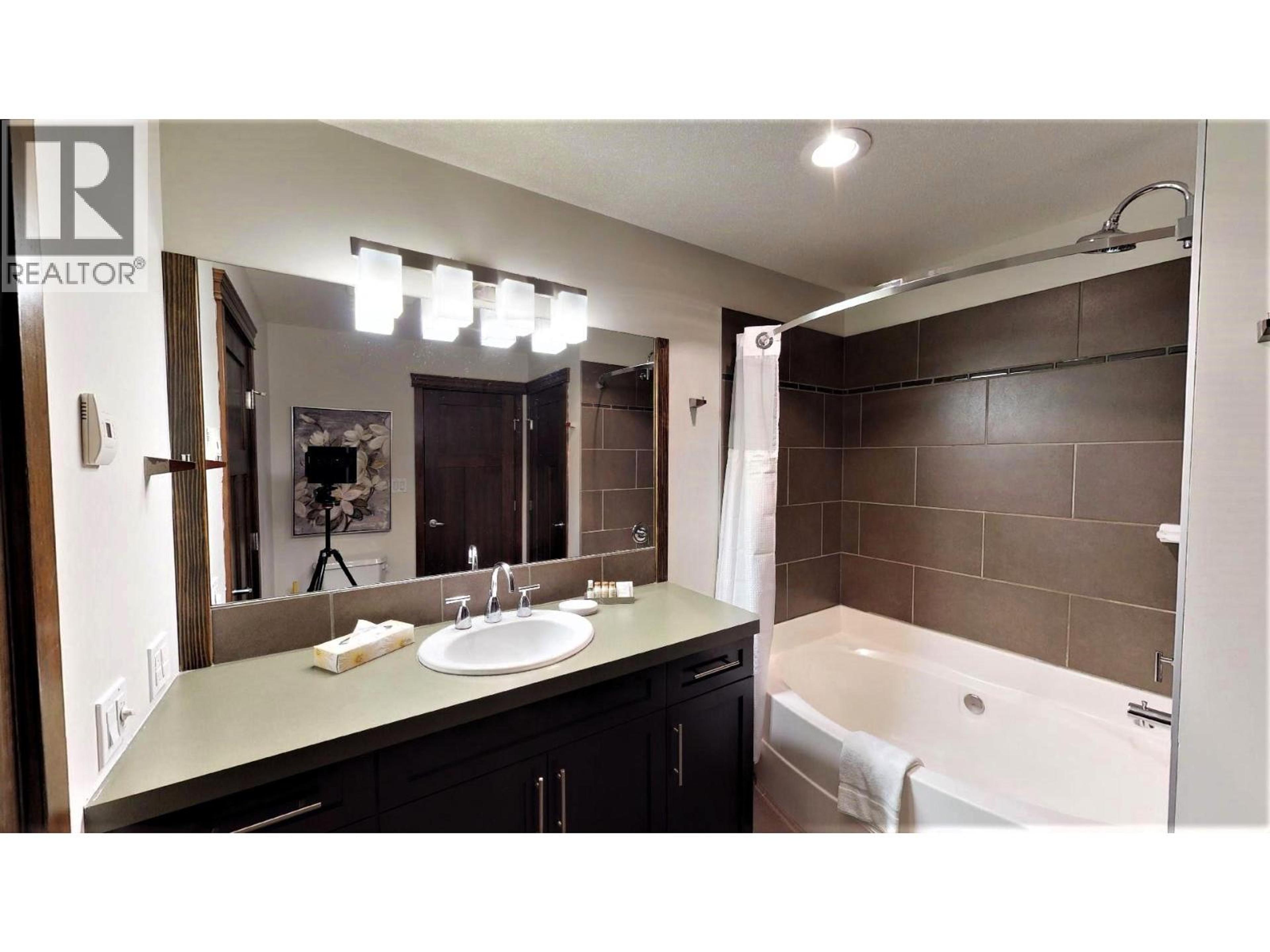 #735 M1 700 BIGHORN BOULEVARD - 28