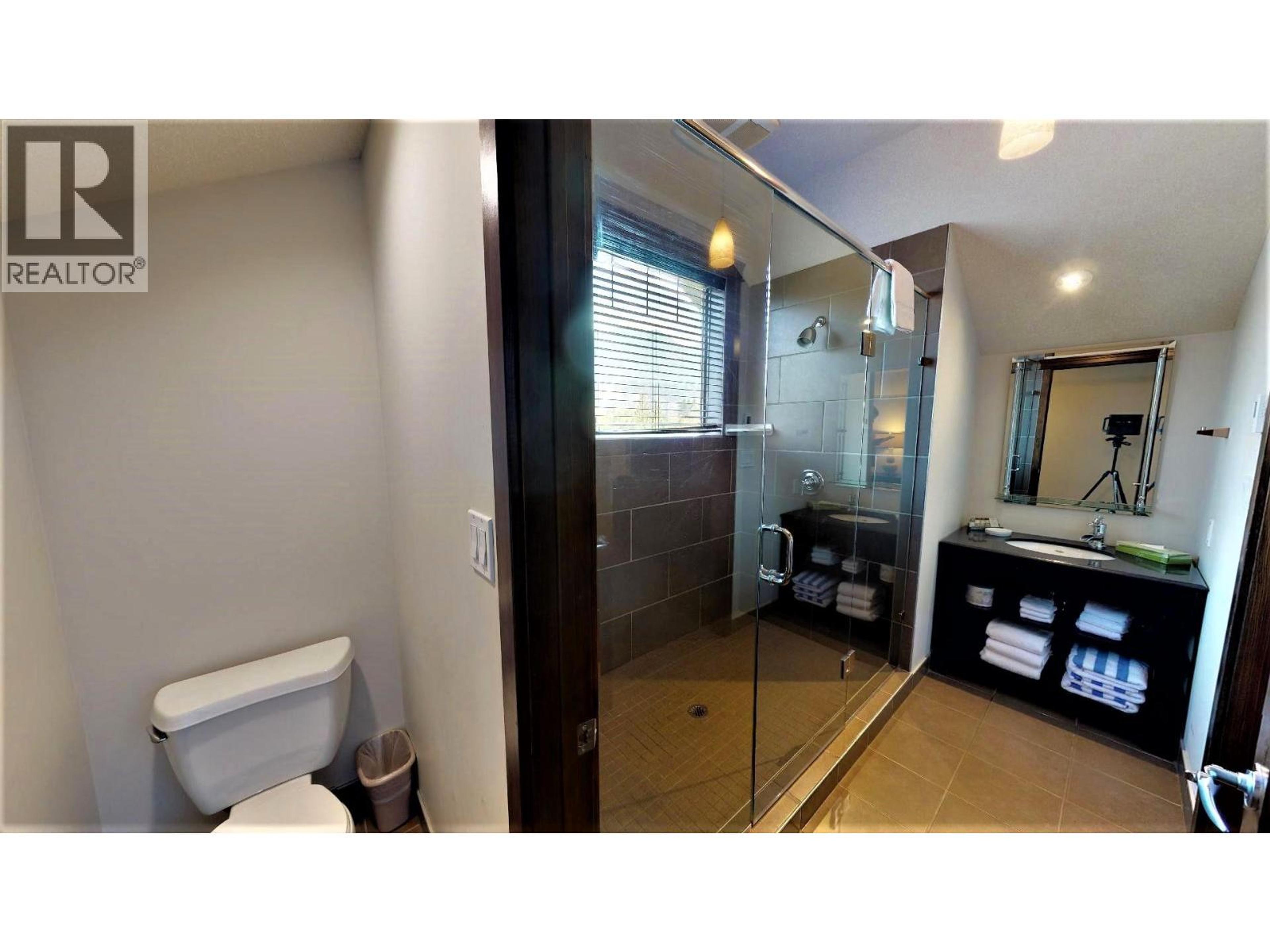 #735 M1 700 BIGHORN BOULEVARD - 38