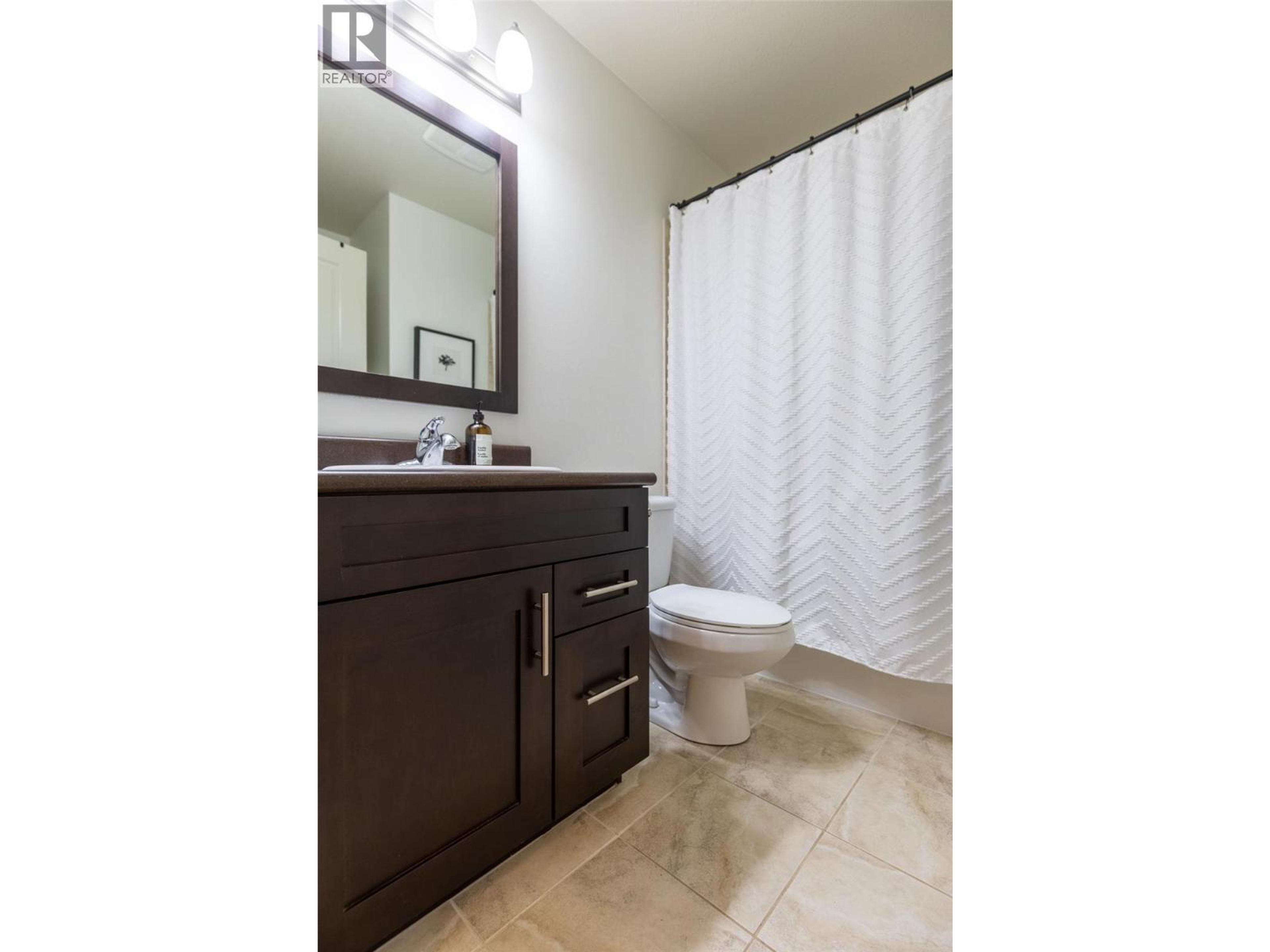 #104 1330 WHITEWOOD CRESCENT - 23