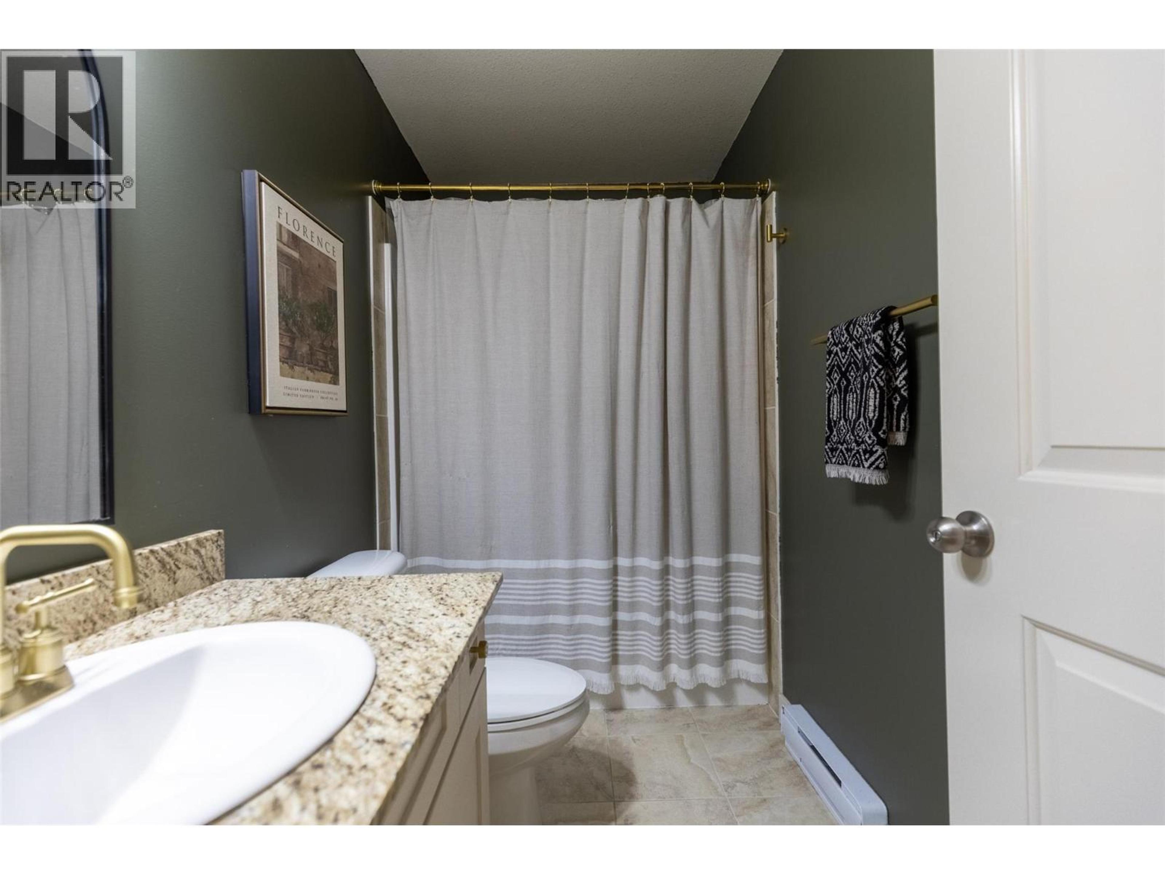 #104 1330 WHITEWOOD CRESCENT - 37