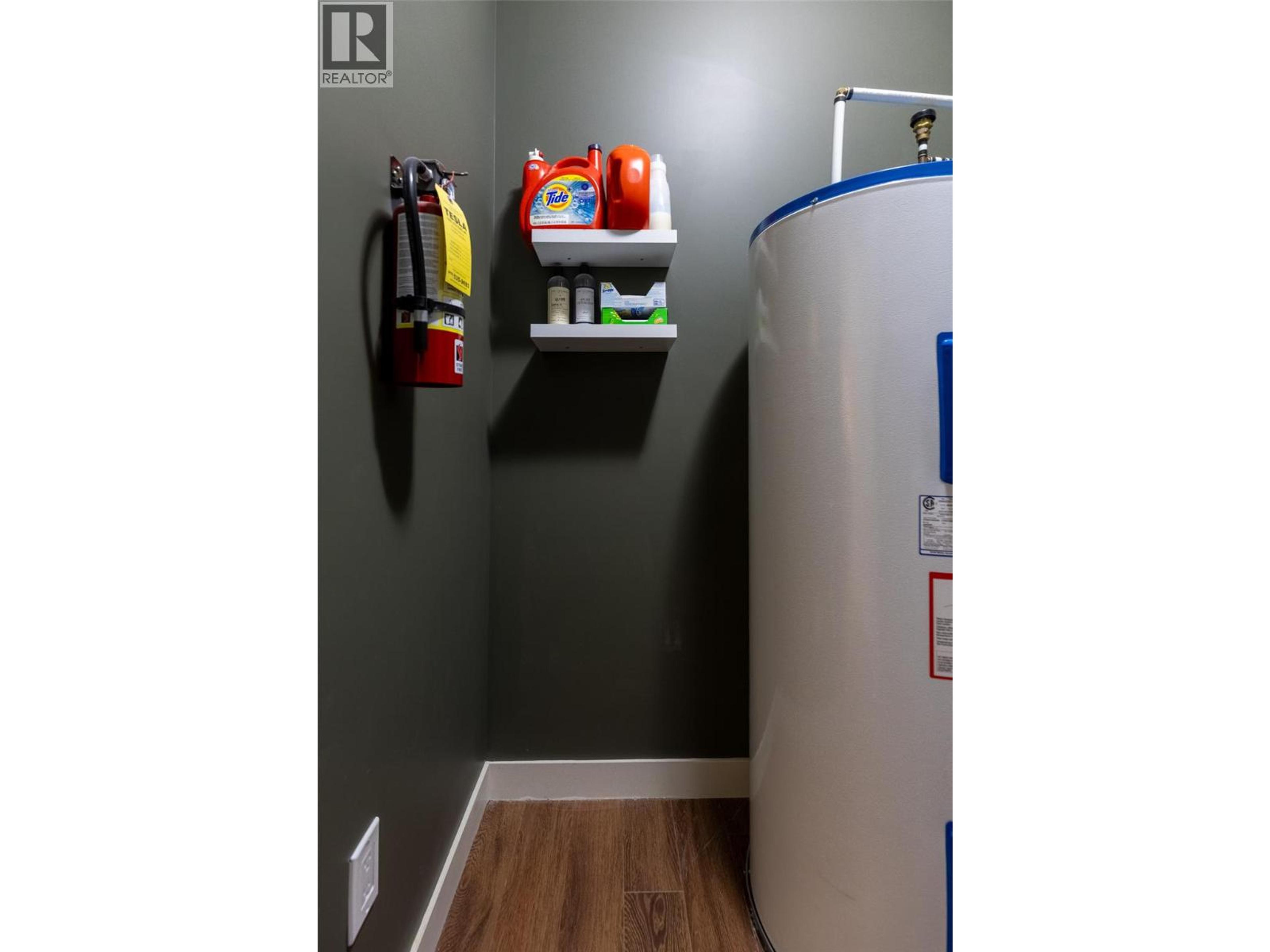 #104 1330 WHITEWOOD CRESCENT - 21