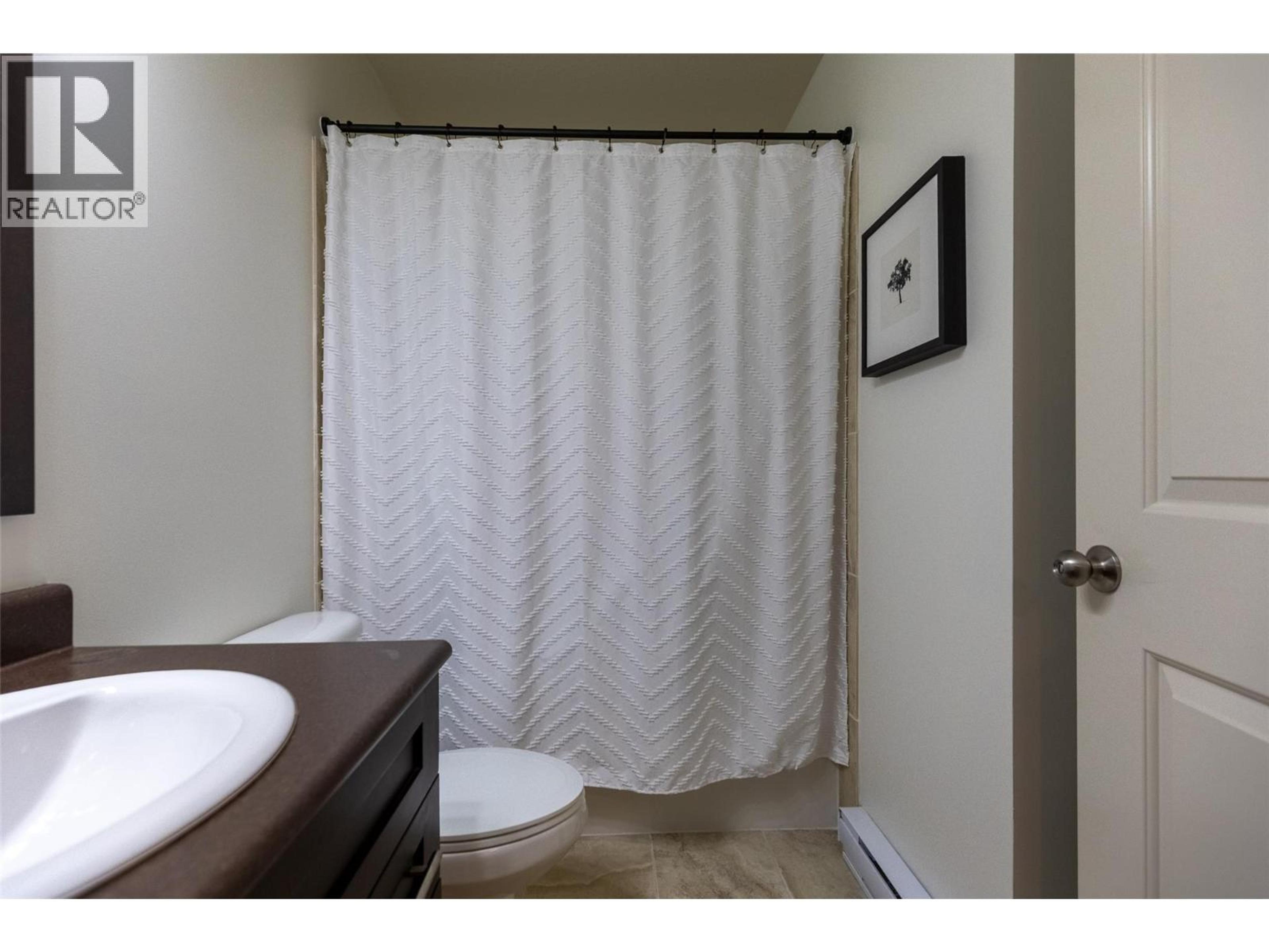 #104 1330 WHITEWOOD CRESCENT - 22