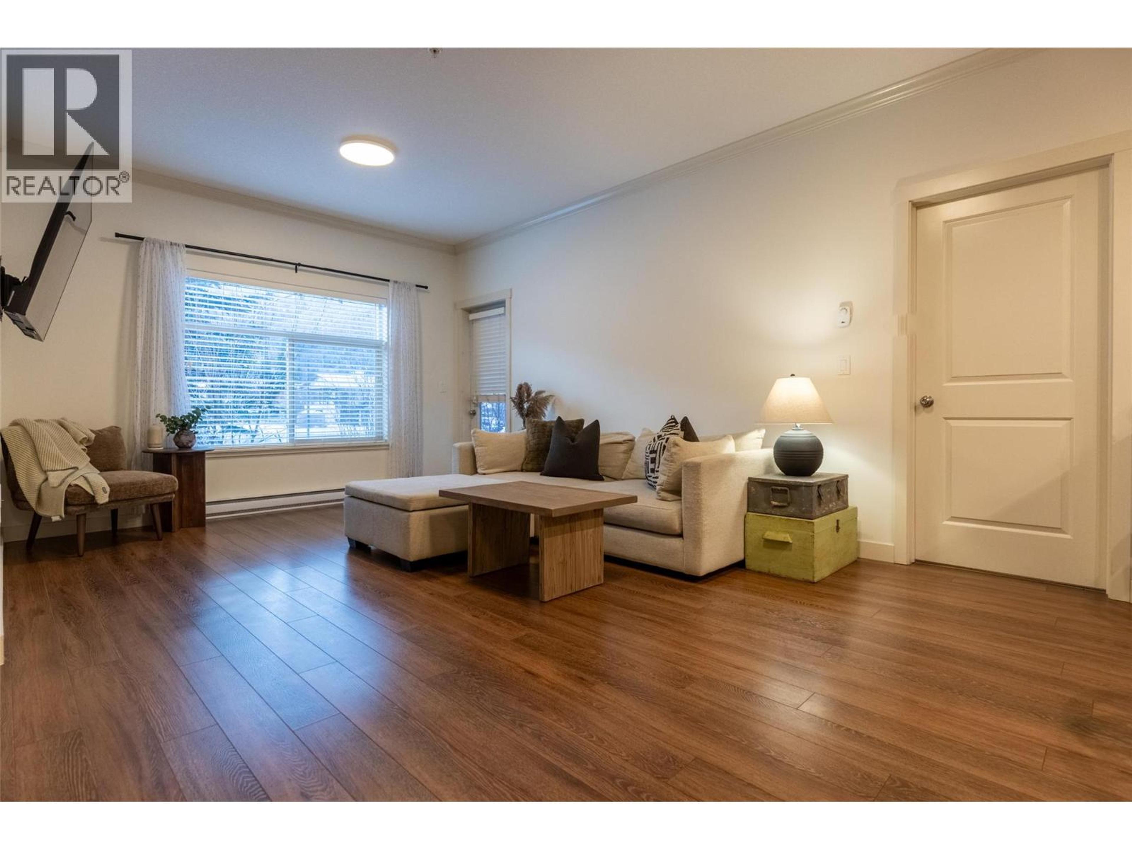 #104 1330 WHITEWOOD CRESCENT - 14