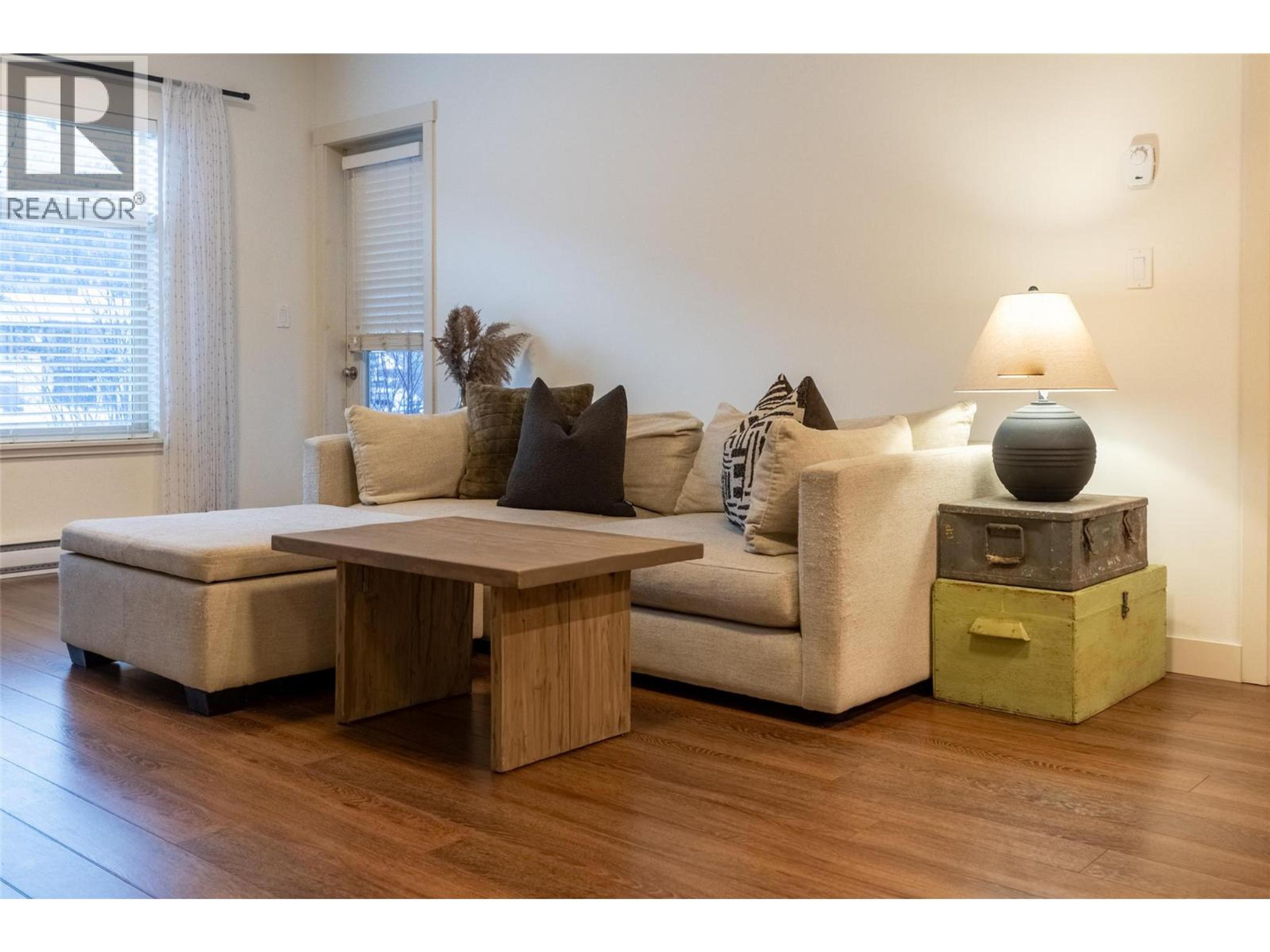 #104 1330 WHITEWOOD CRESCENT - 15