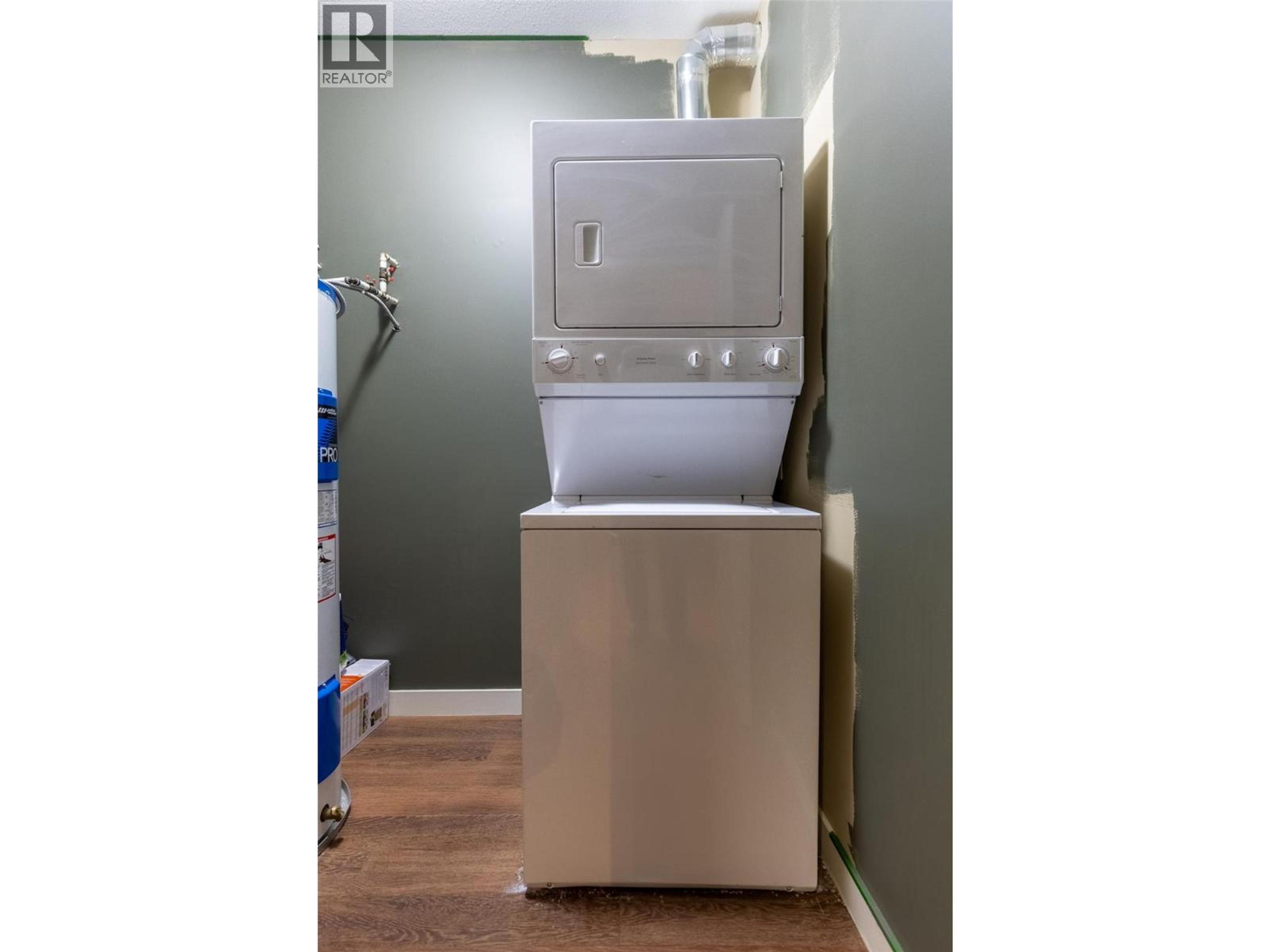 #104 1330 WHITEWOOD CRESCENT - 20