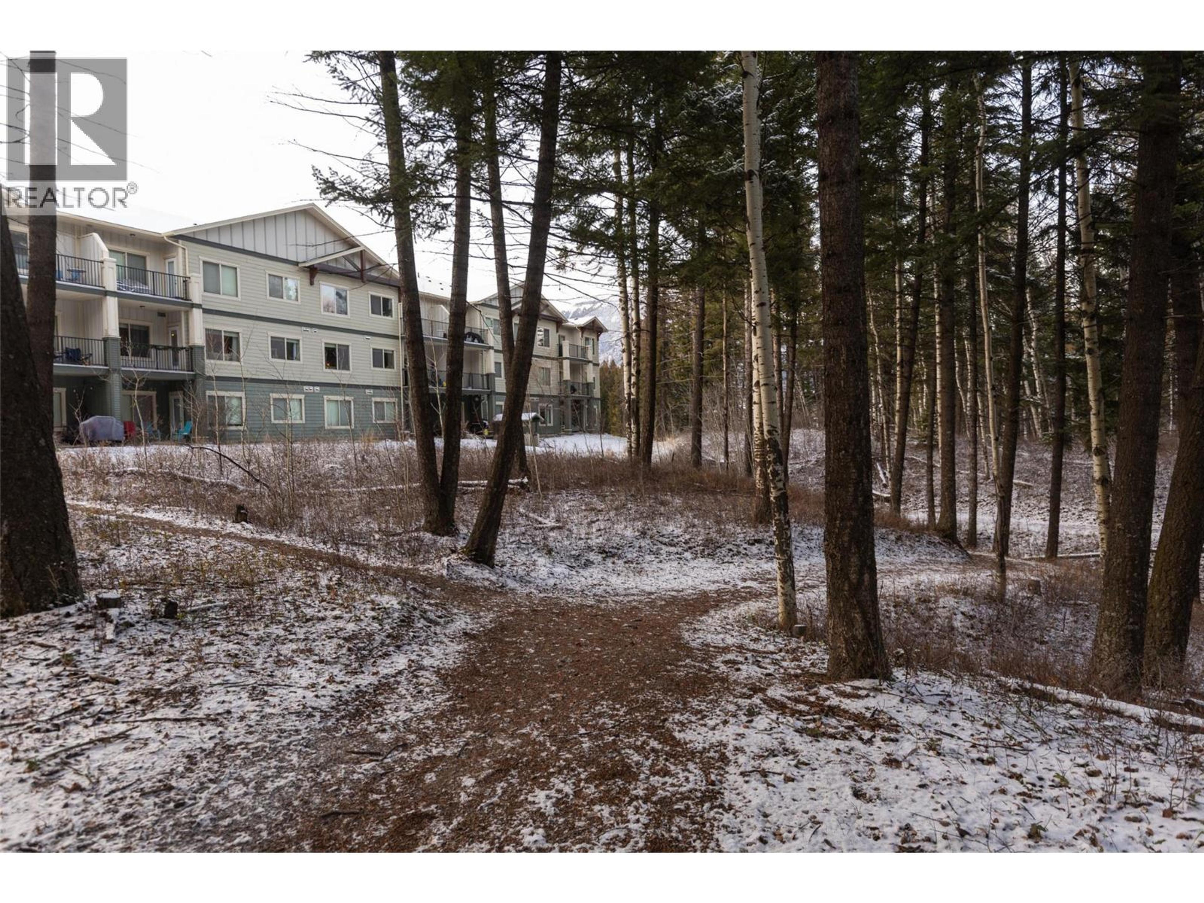 #104 1330 WHITEWOOD CRESCENT - 4