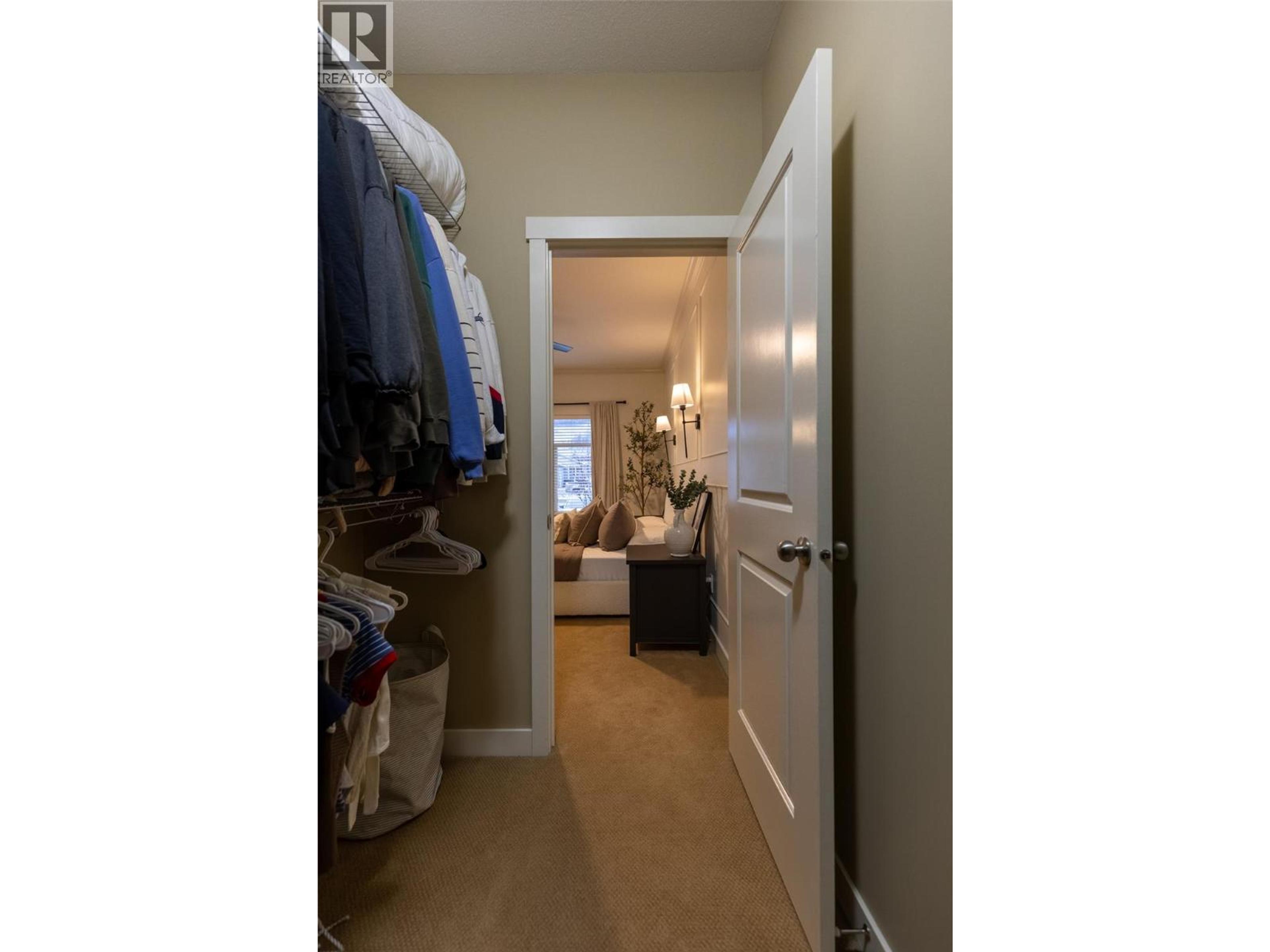 #104 1330 WHITEWOOD CRESCENT - 43