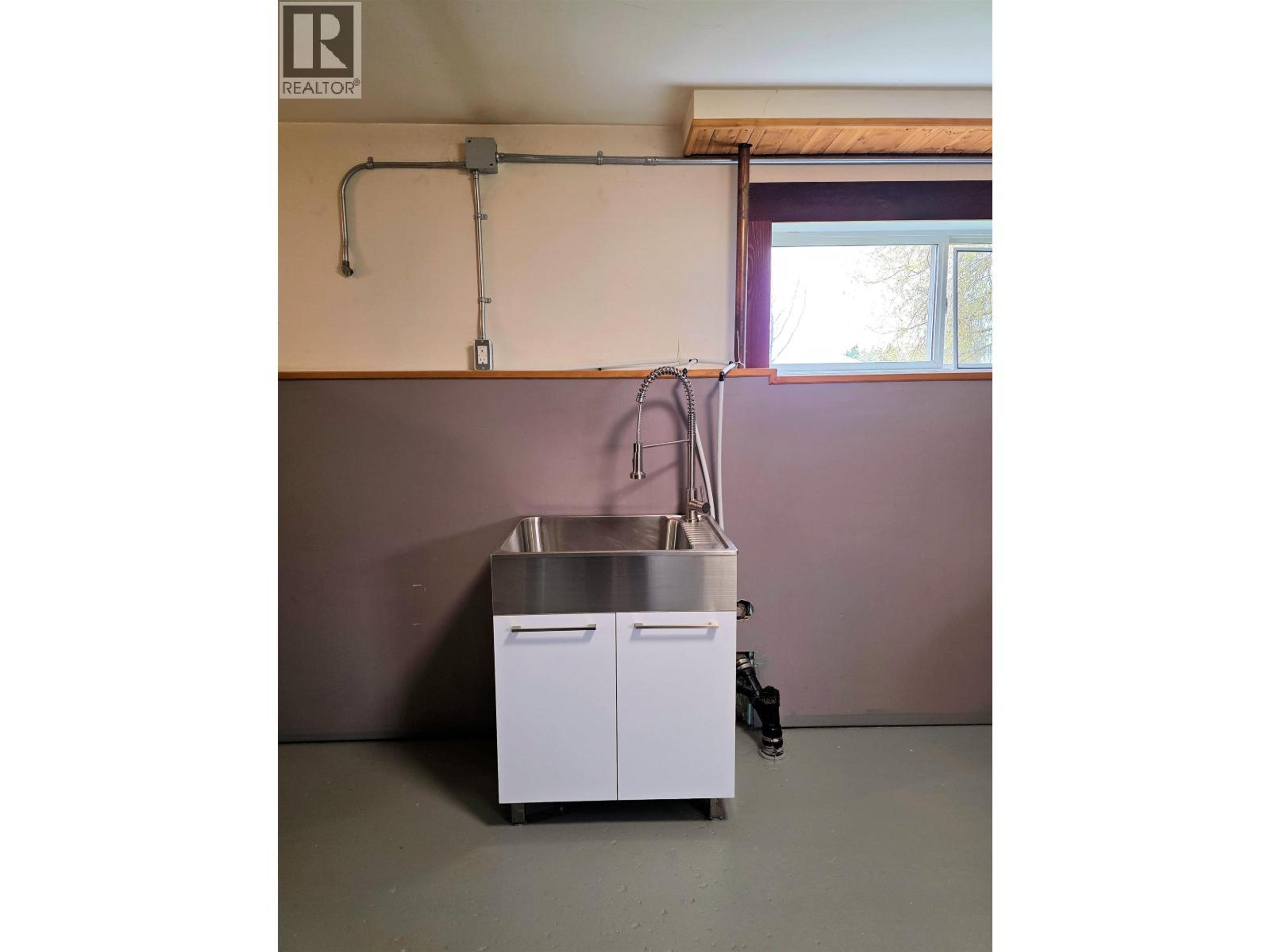 10 MCDONALD AVENUE - 26