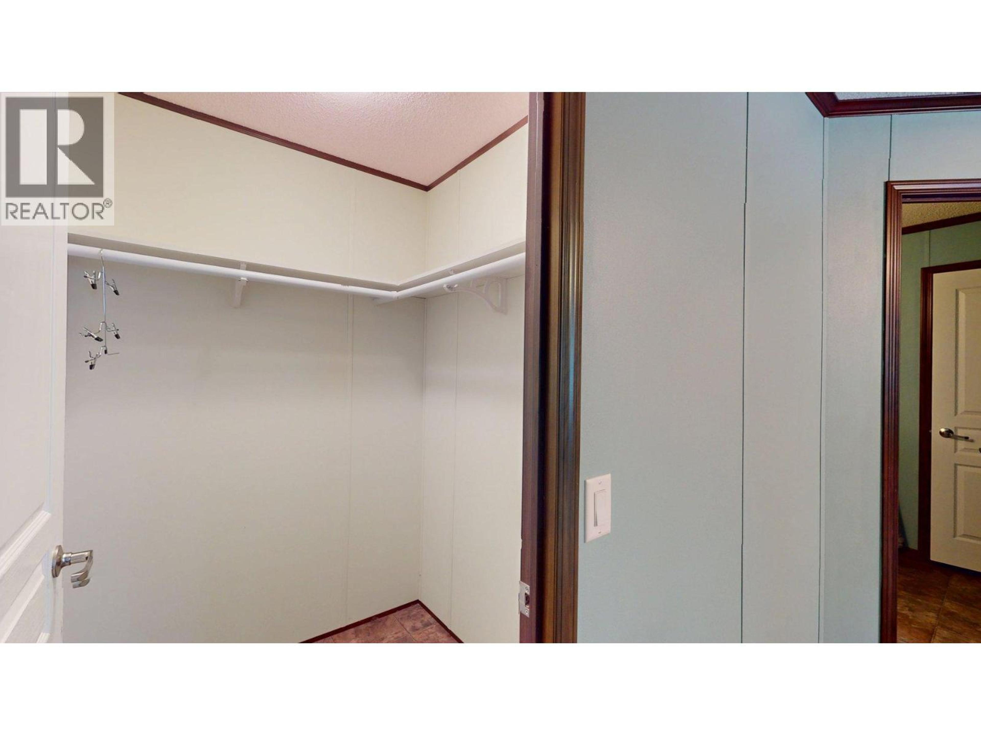 35 WILDERNESS HEIGHTS WAY - 28