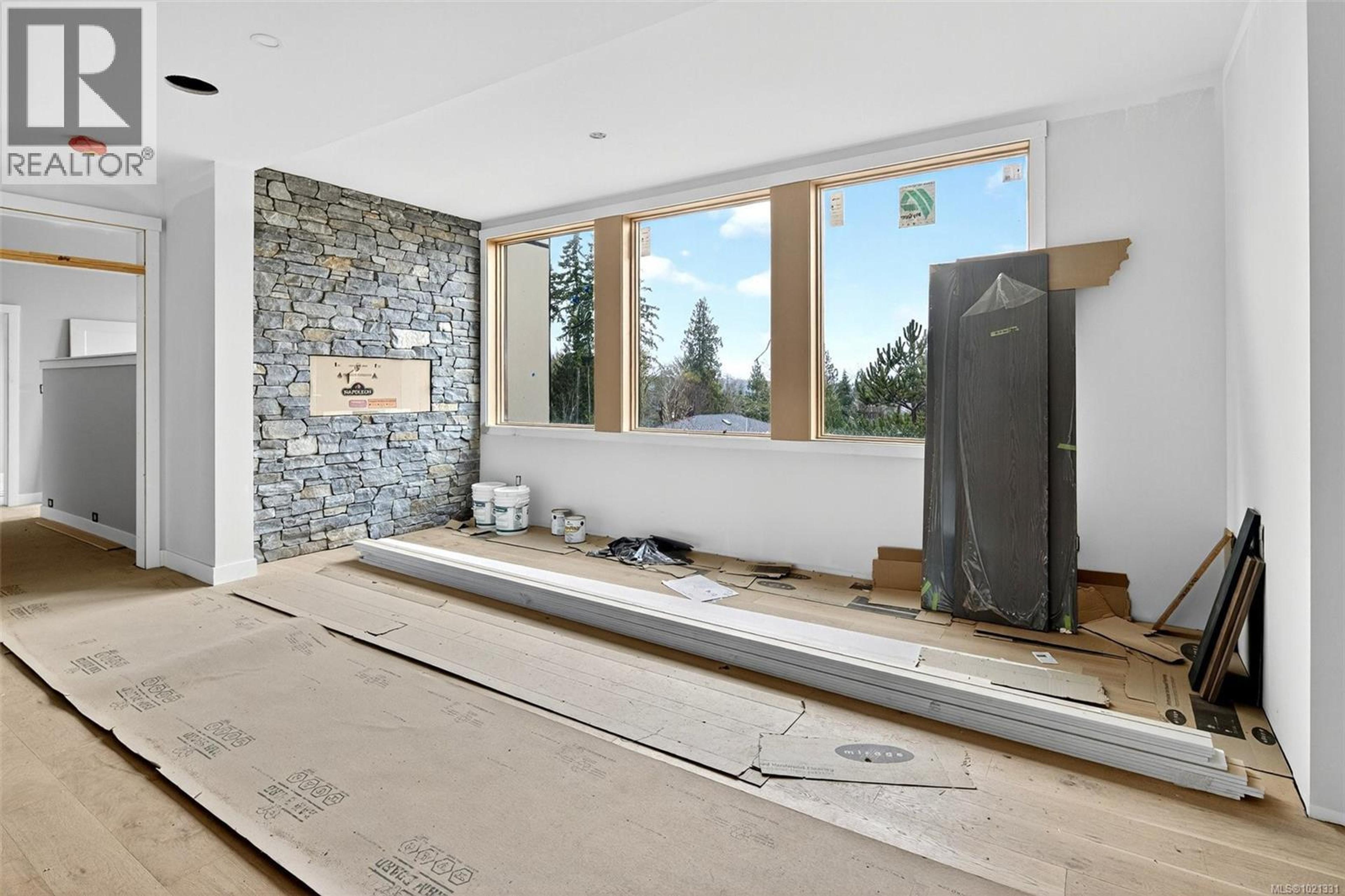 654 SENTINEL DR - 10