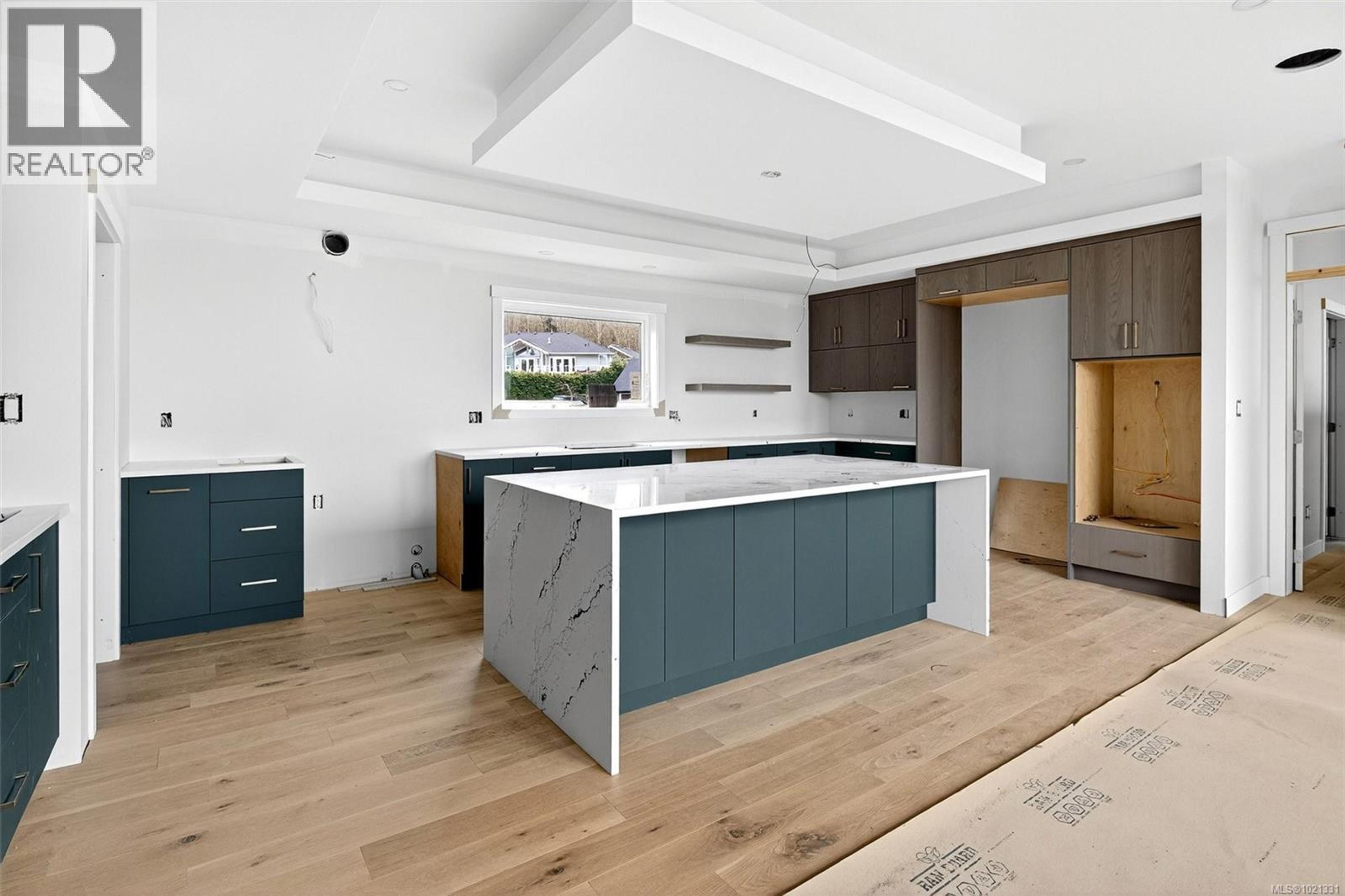 654 SENTINEL DR - 12