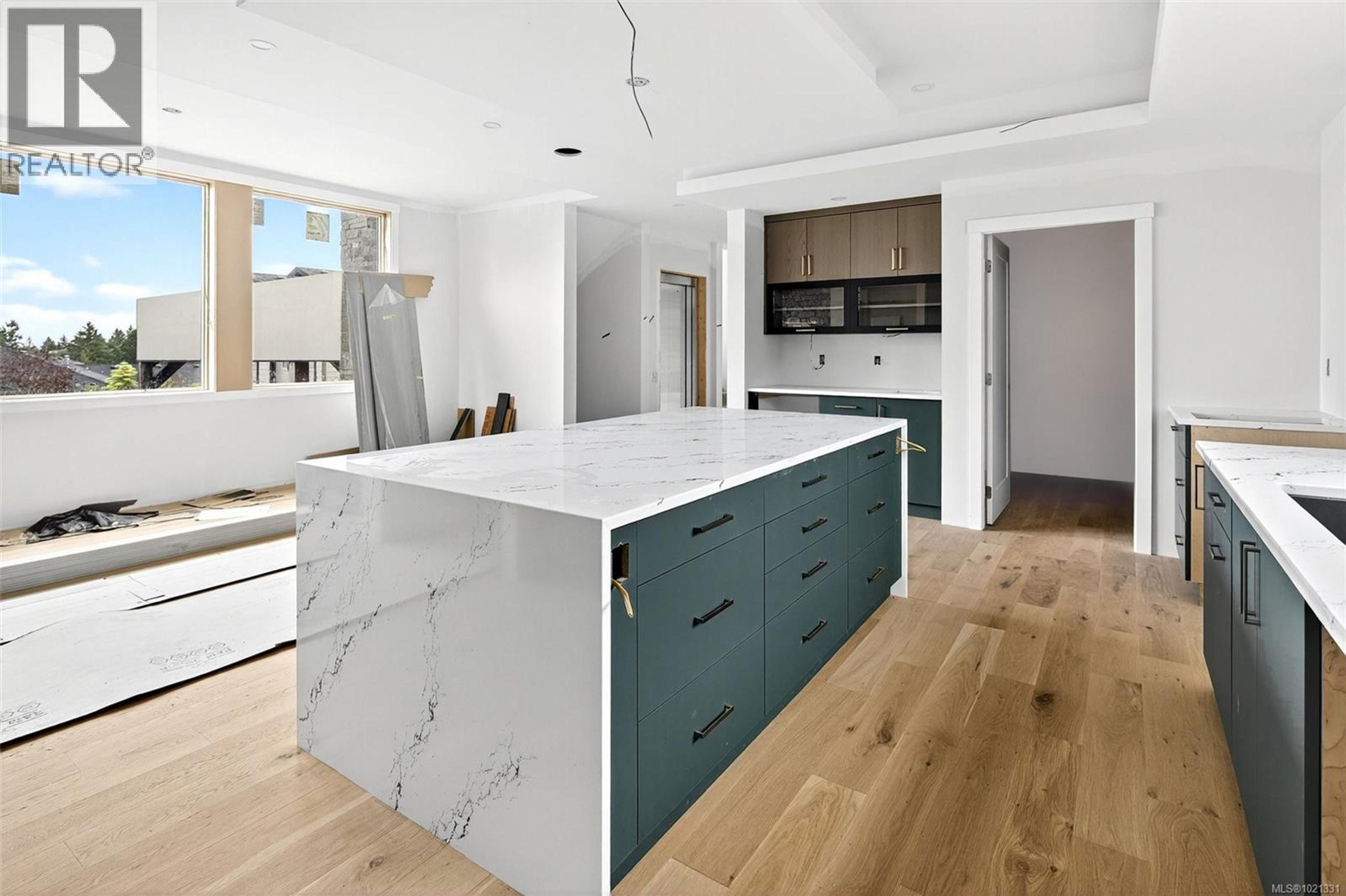 654 SENTINEL DR - 15