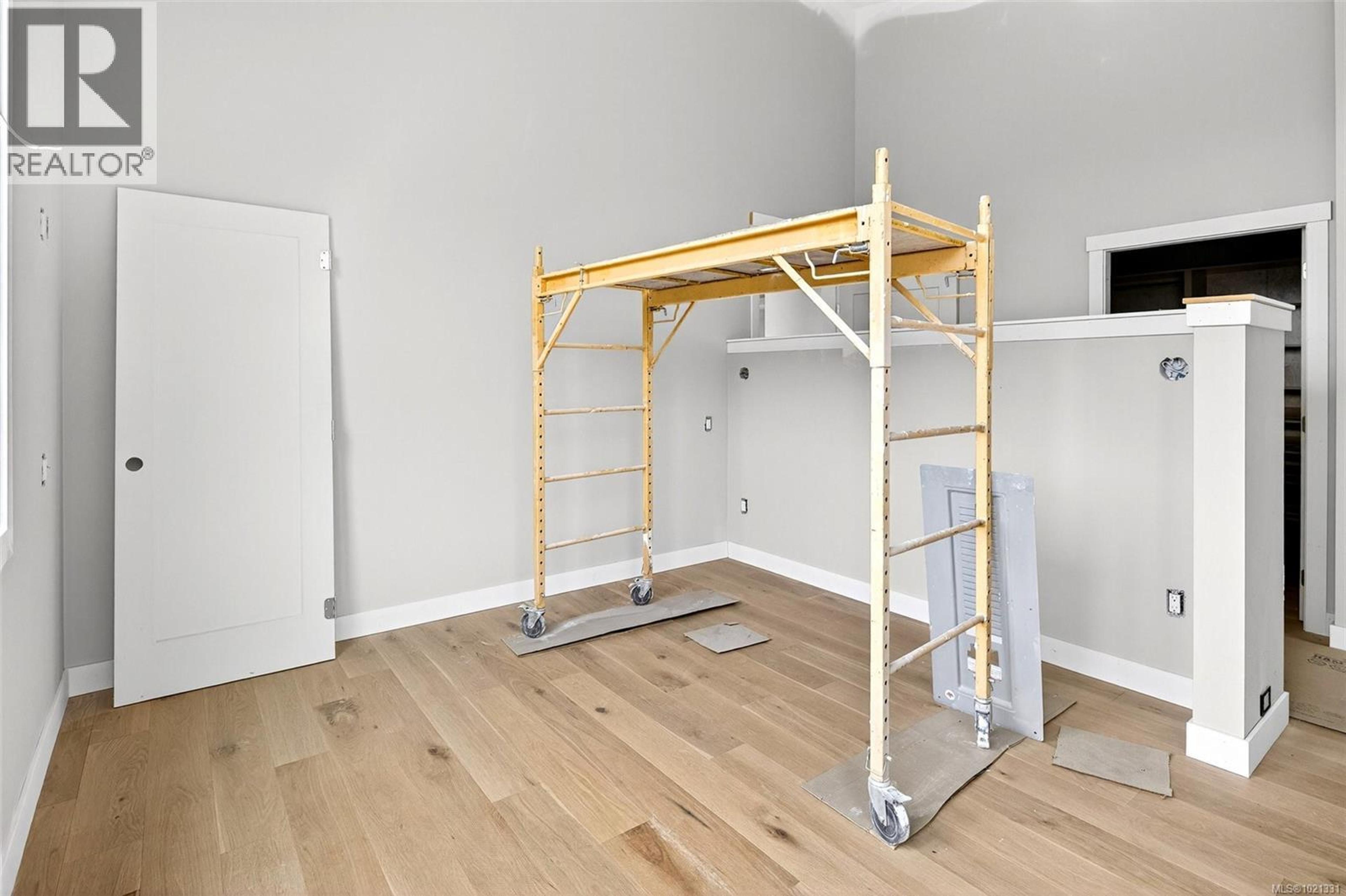 654 SENTINEL DR - 19