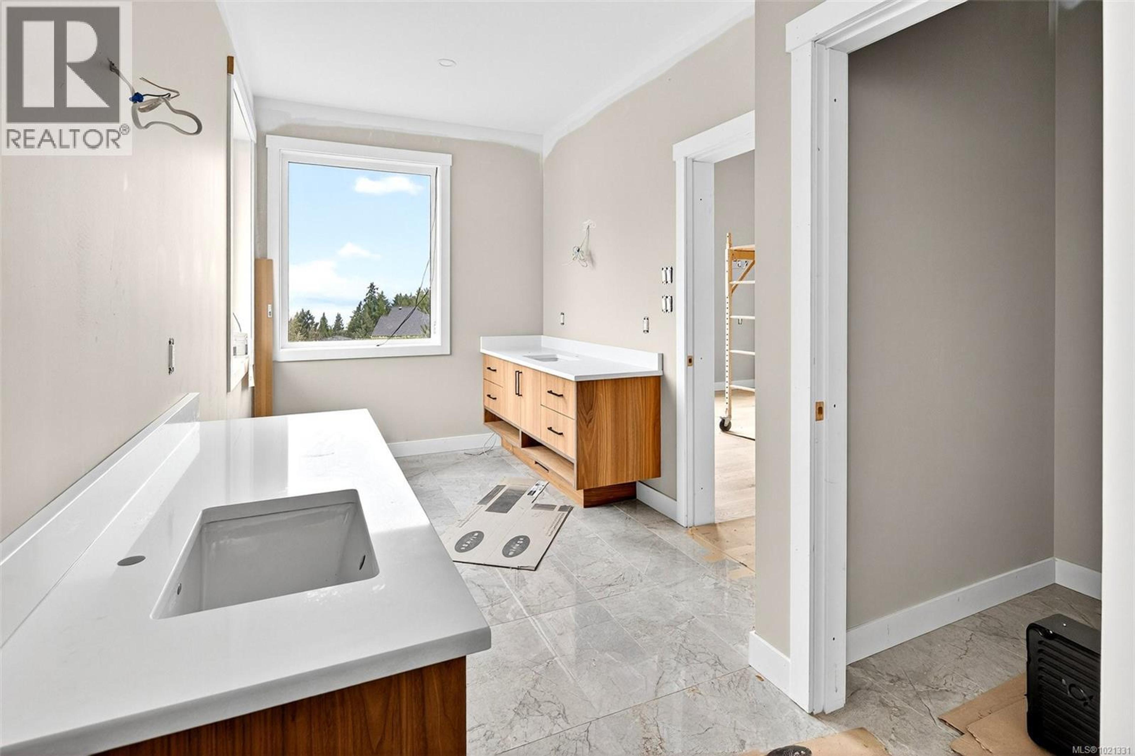 654 SENTINEL DR - 21