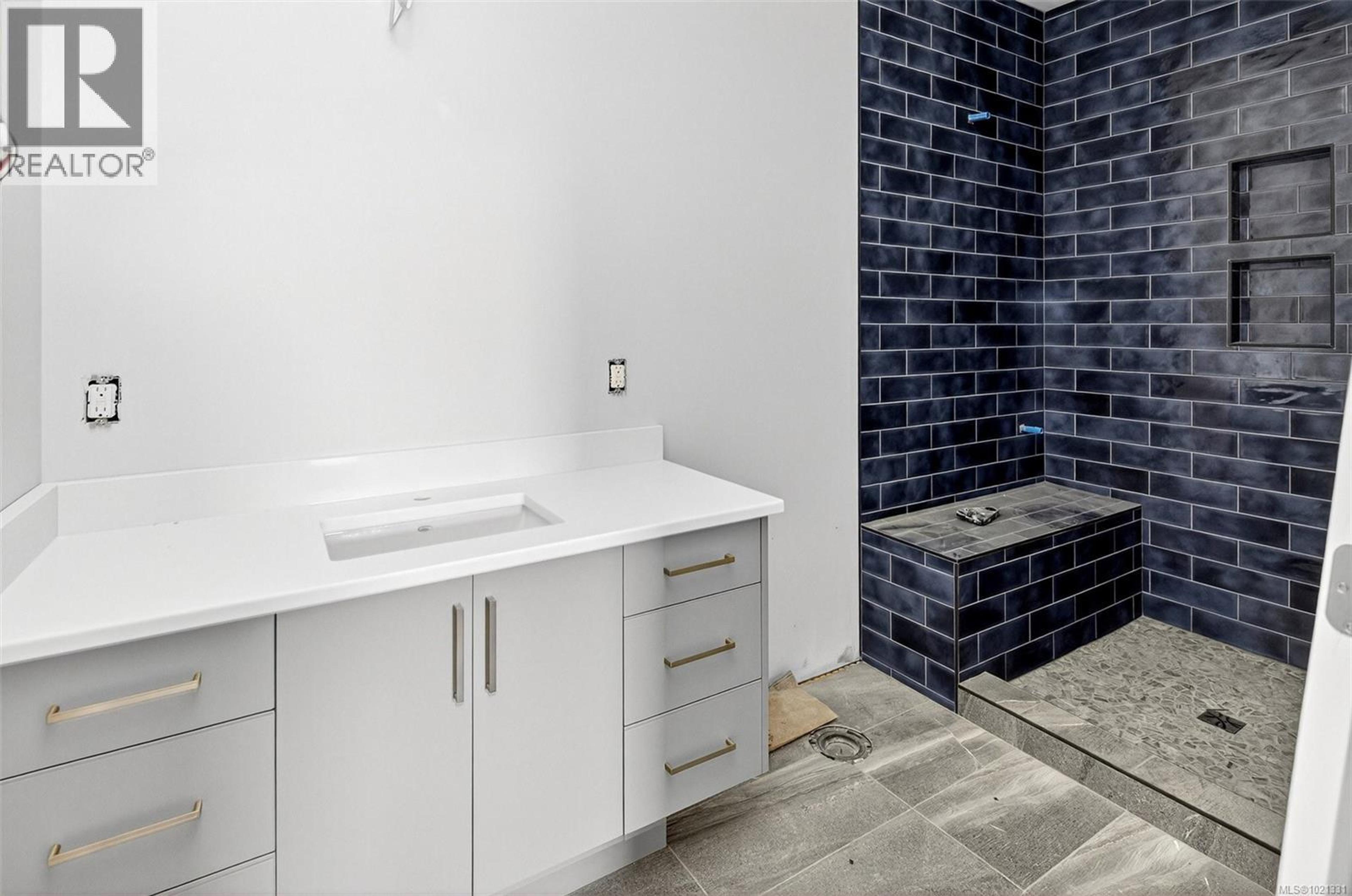 654 SENTINEL DR - 29