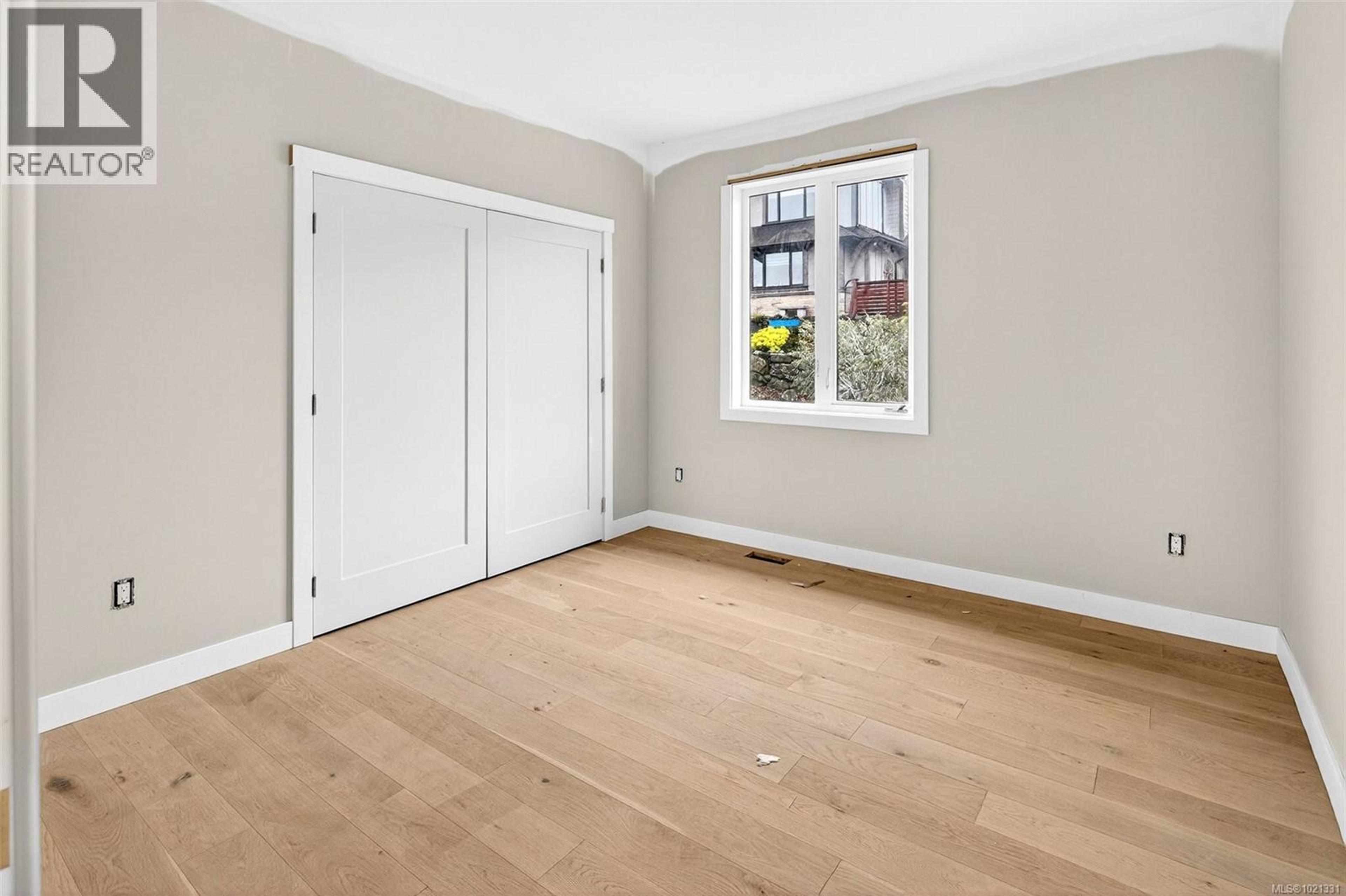 654 SENTINEL DR - 34