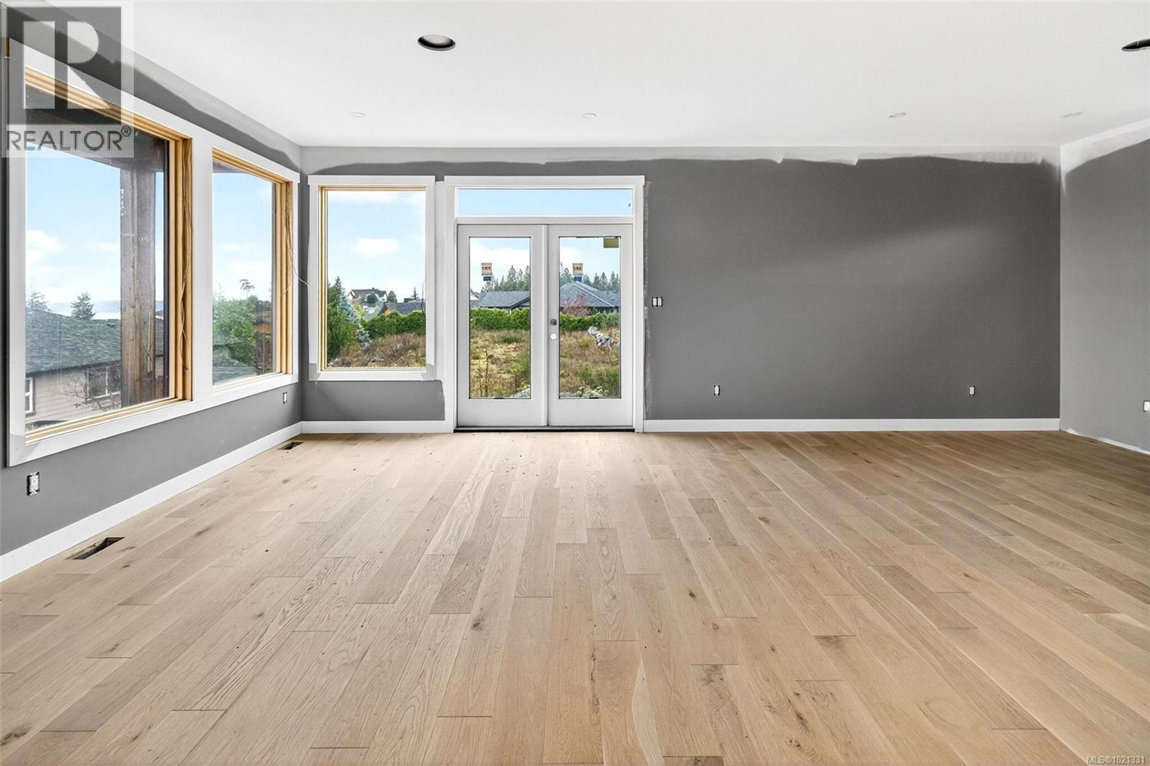 654 SENTINEL DR - 35