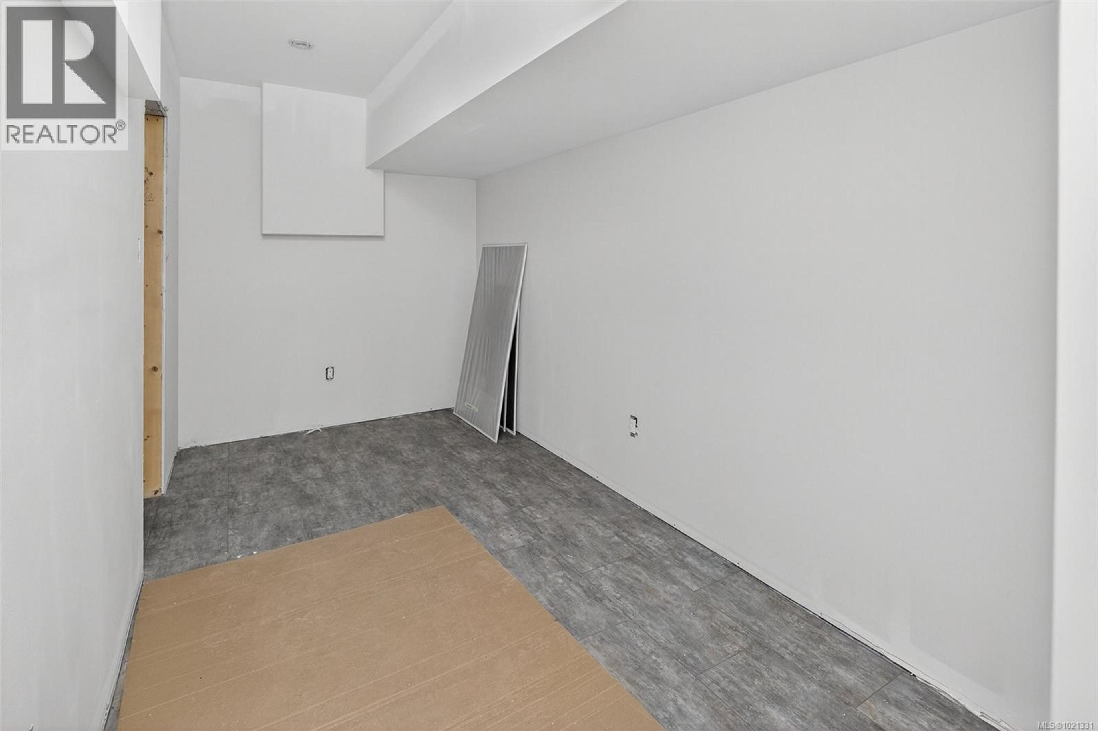 654 SENTINEL DR - 49