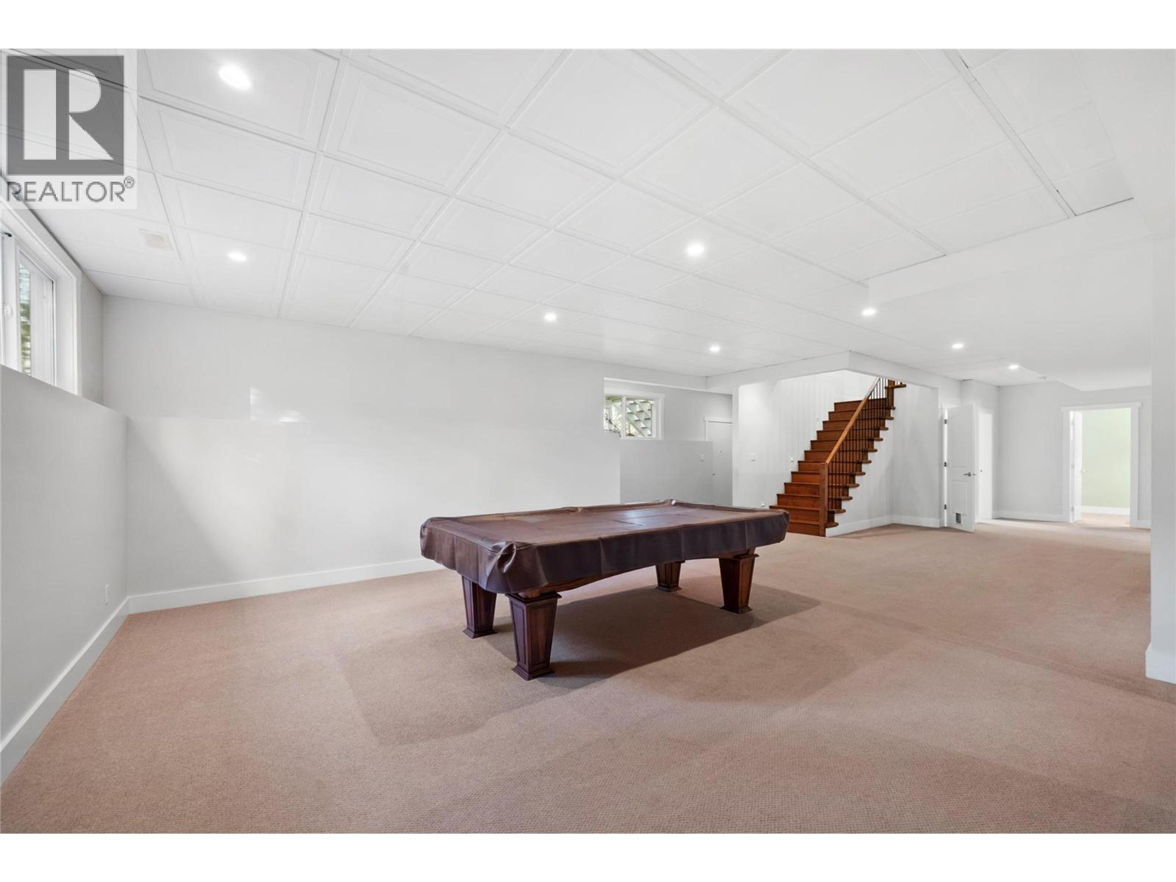 385 RIVERWIND DRIVE - 44