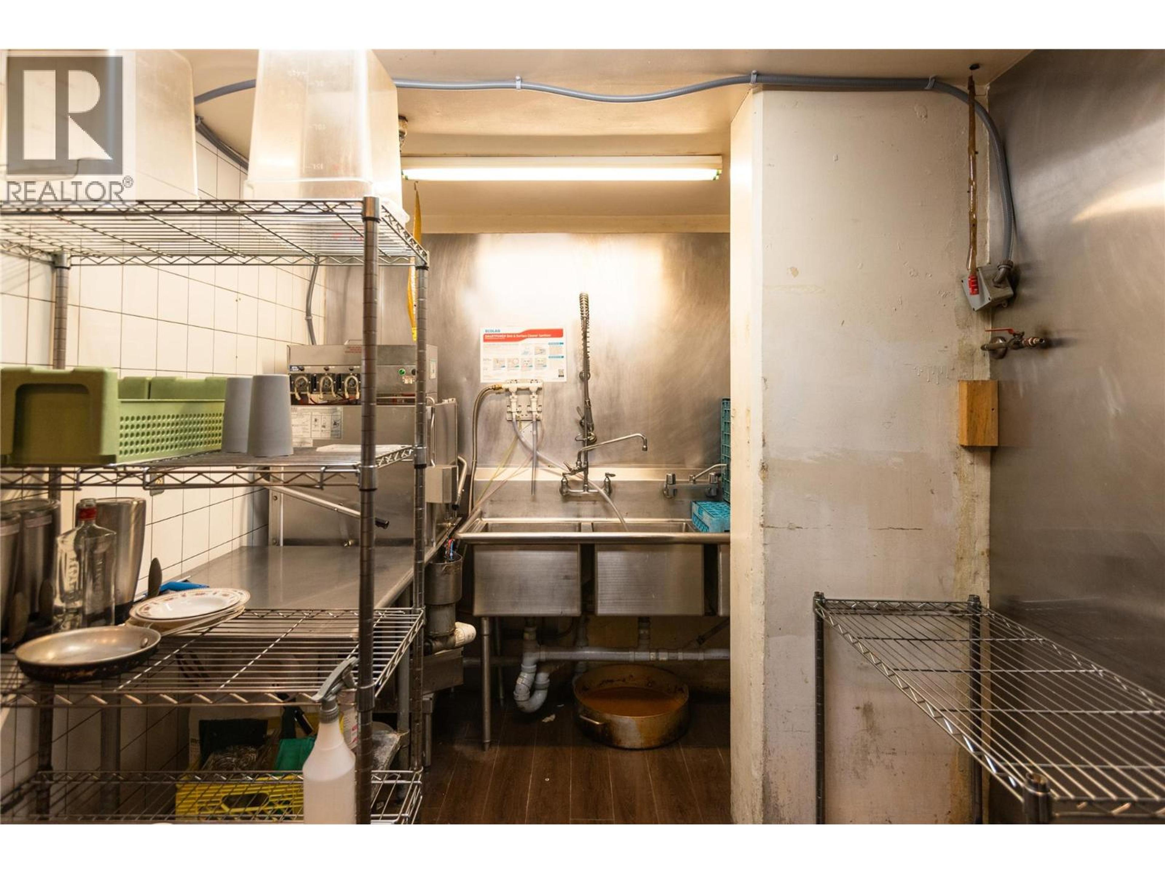 330 BAKER ST STREET - 32