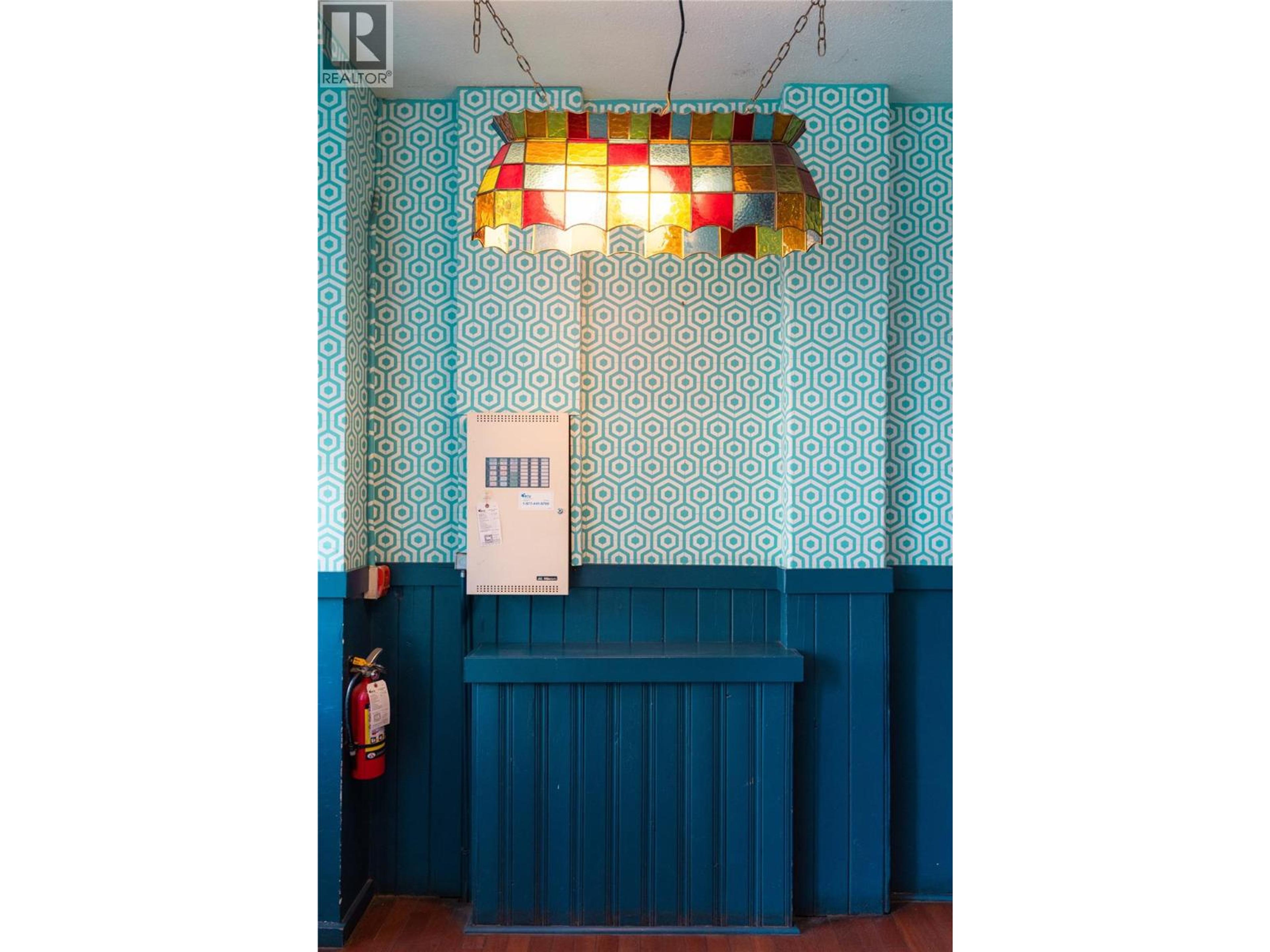 330 BAKER ST STREET - 8