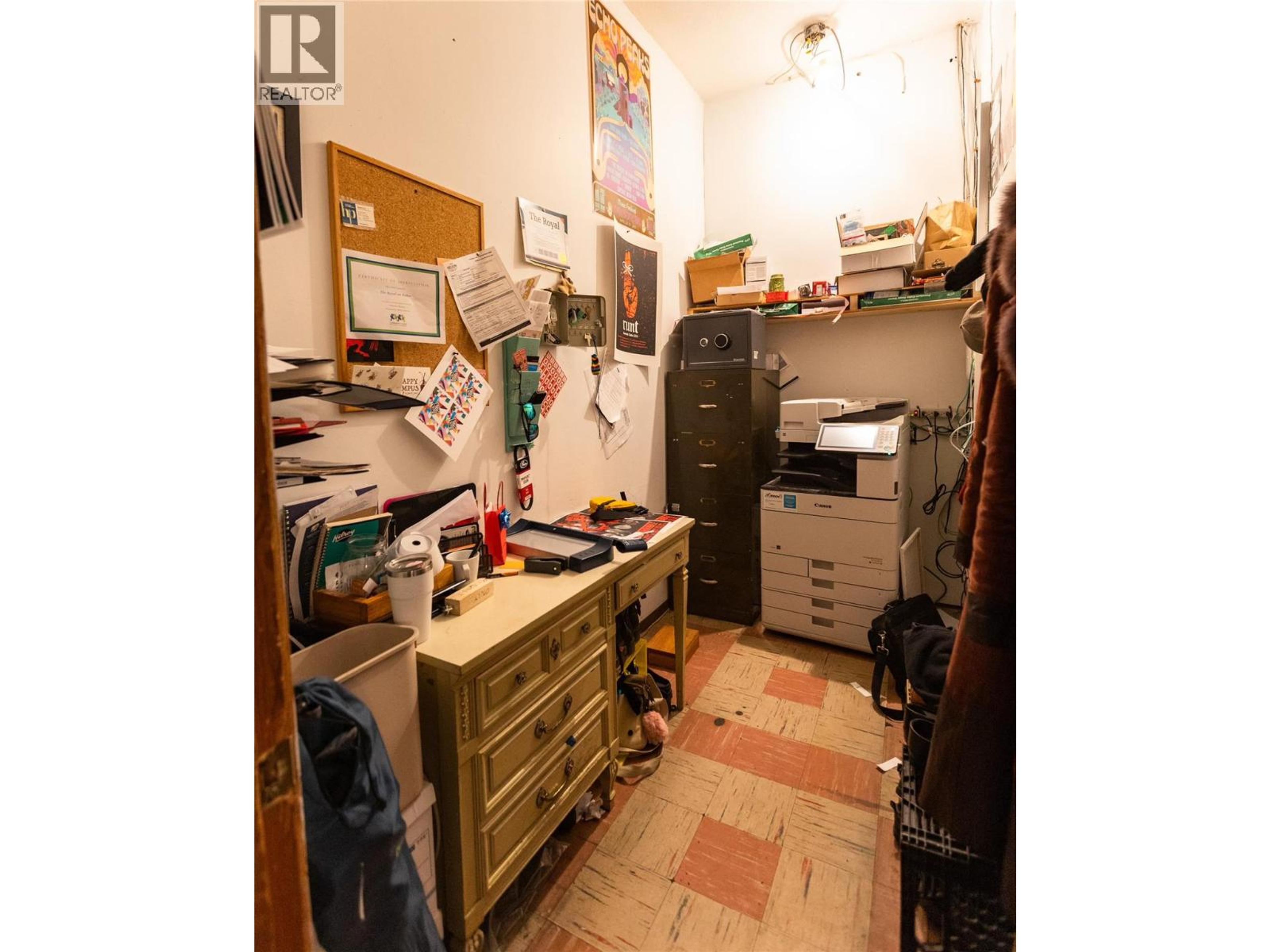 330 BAKER ST STREET - 35